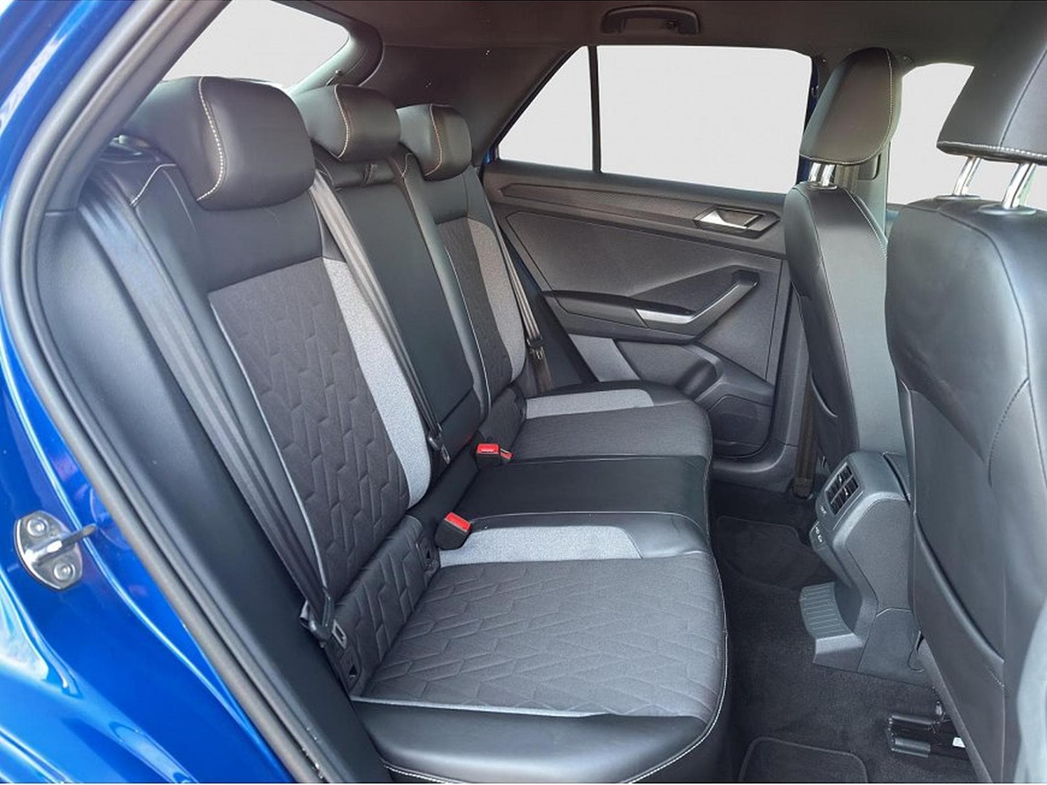 VW T-Roc (2025) - Photo 18