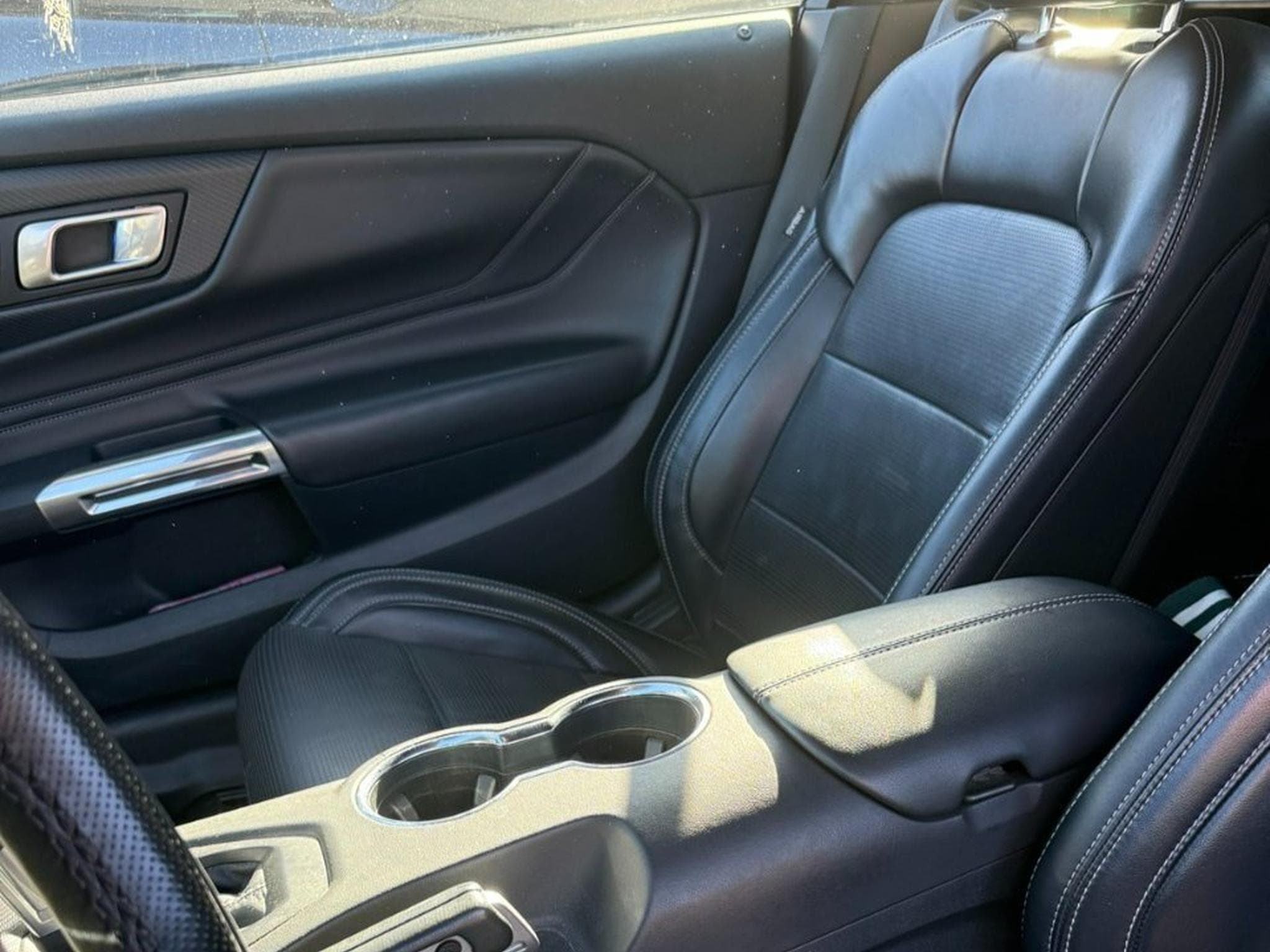 Ford Mustang GT Convertible 5.0 Magna Ride (2024) - Photo 3