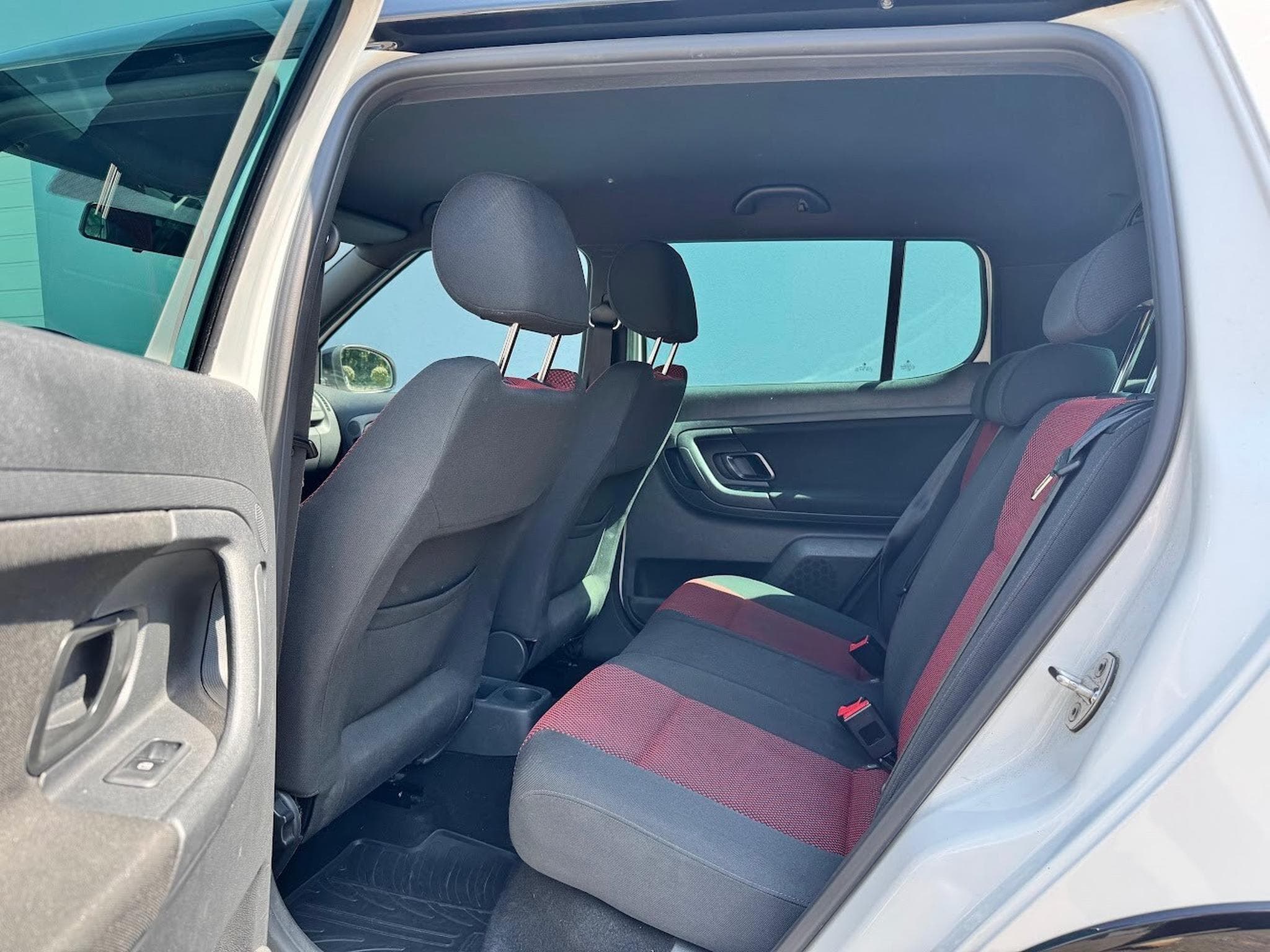 Skoda Fabia 1.6 TDI 105 MONTE CARLO (2011) - Photo 4