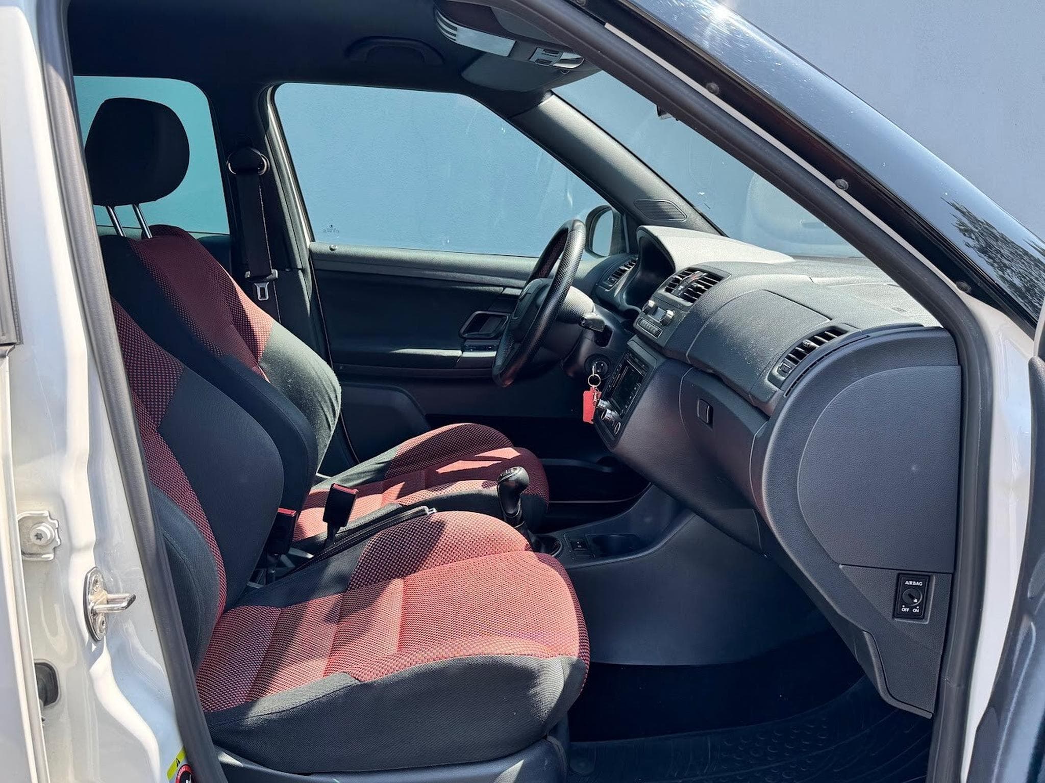 Skoda Fabia 1.6 TDI 105 MONTE CARLO (2011) - Photo 6