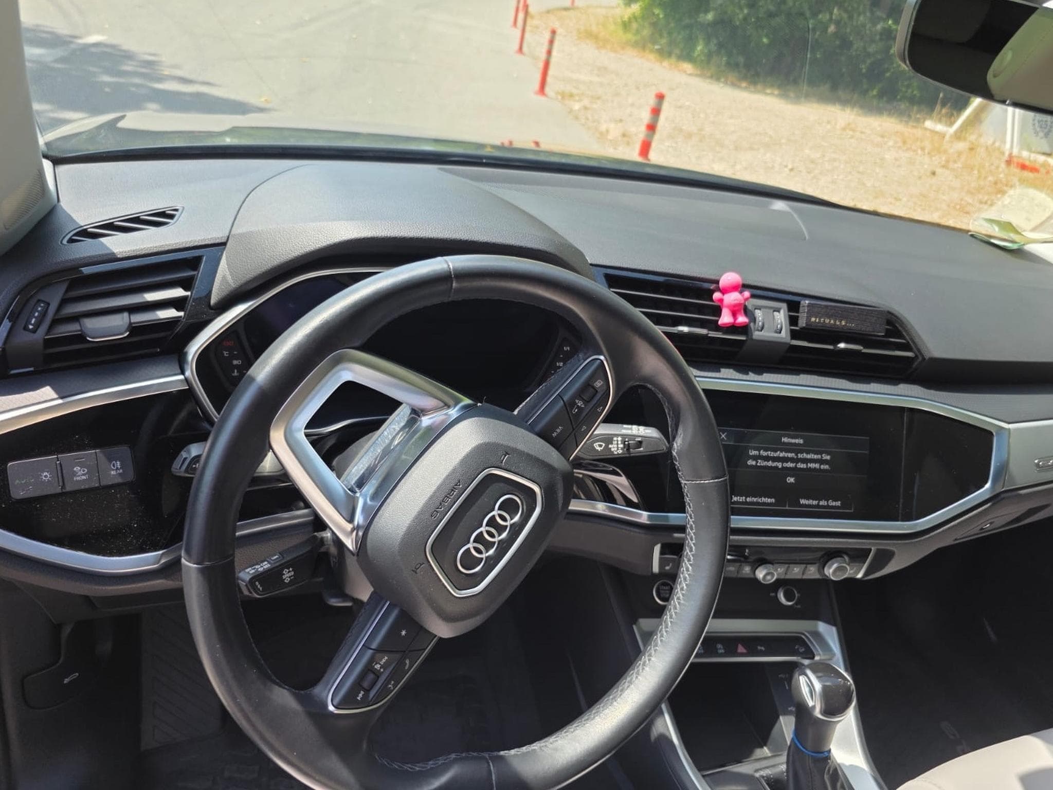 Audi Q3 S-Line (2021) - Photo 10