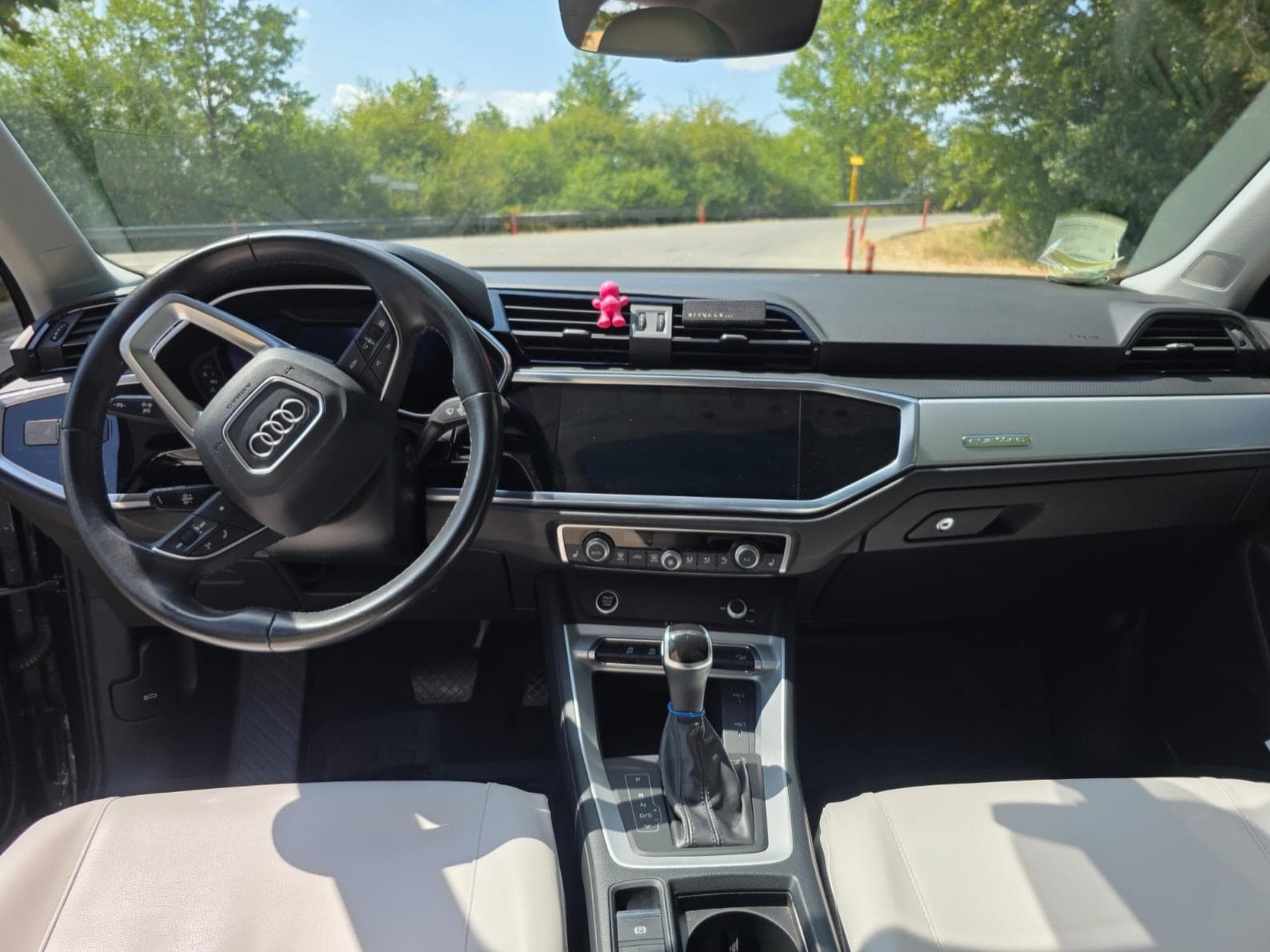 Audi Q3 S-Line (2021) - Photo 11