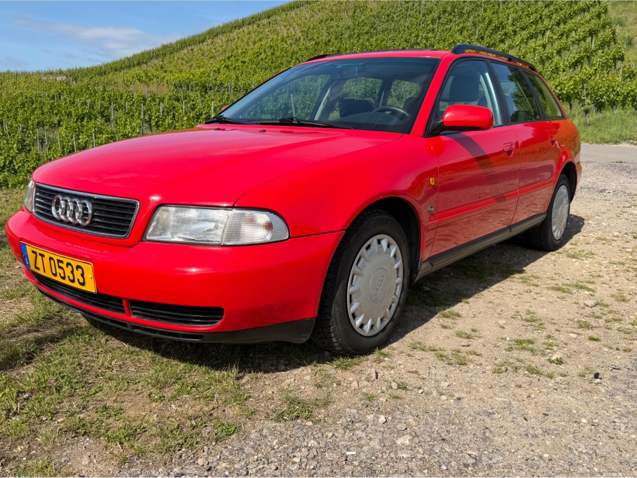 Audi A4 Avant (1997) - Photo 1