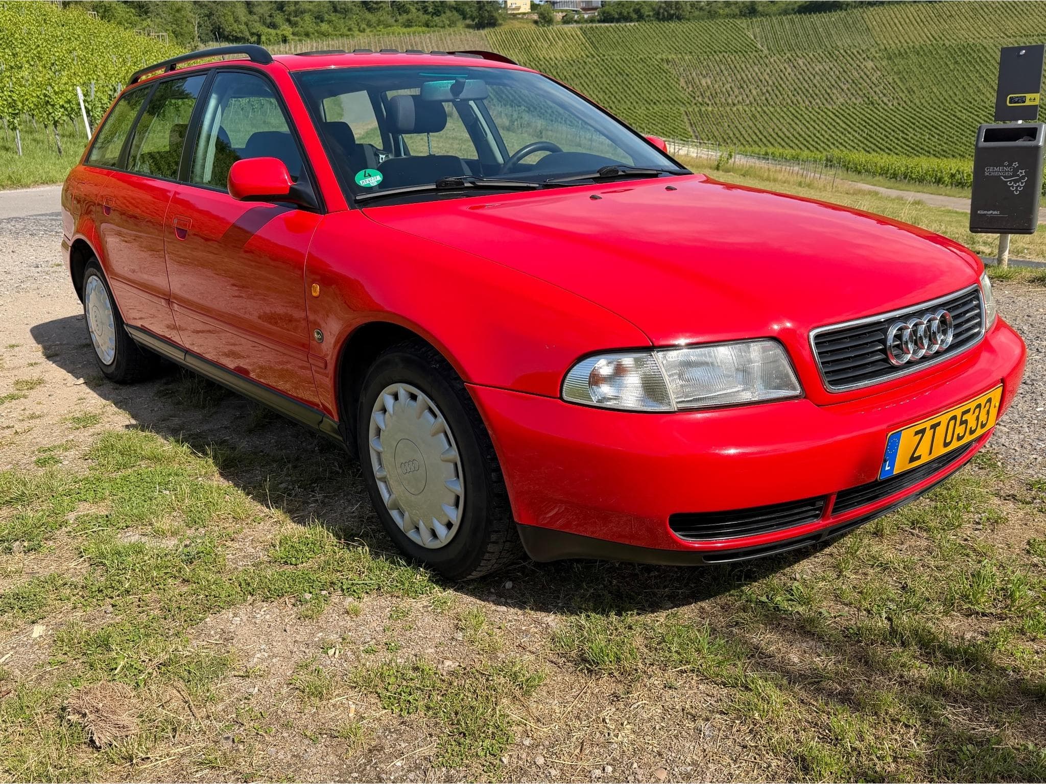Audi A4 Avant (1997) - Photo 2