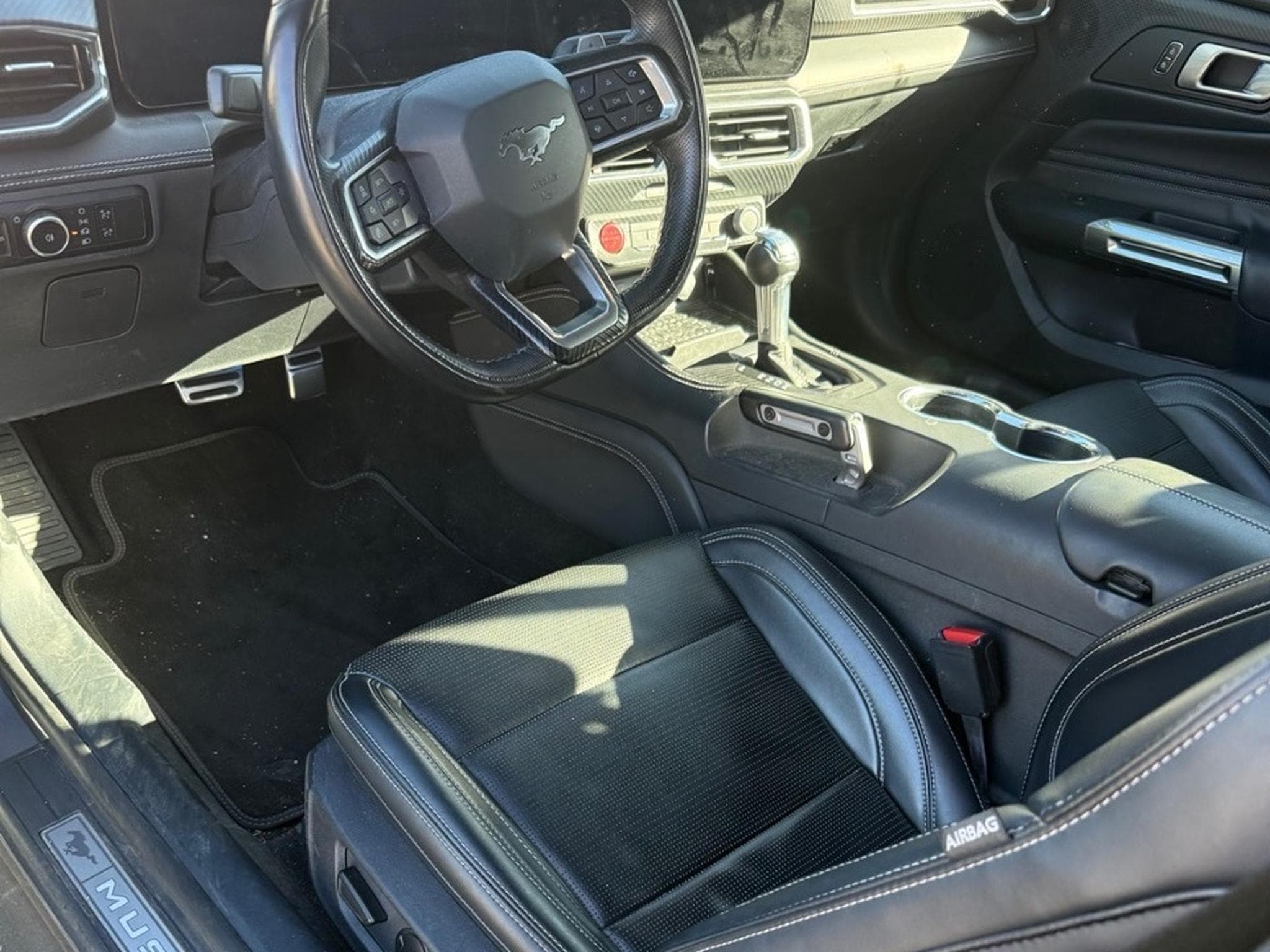 Ford Mustang GT Convertible 5.0 Magna Ride (2024) - Foto 5