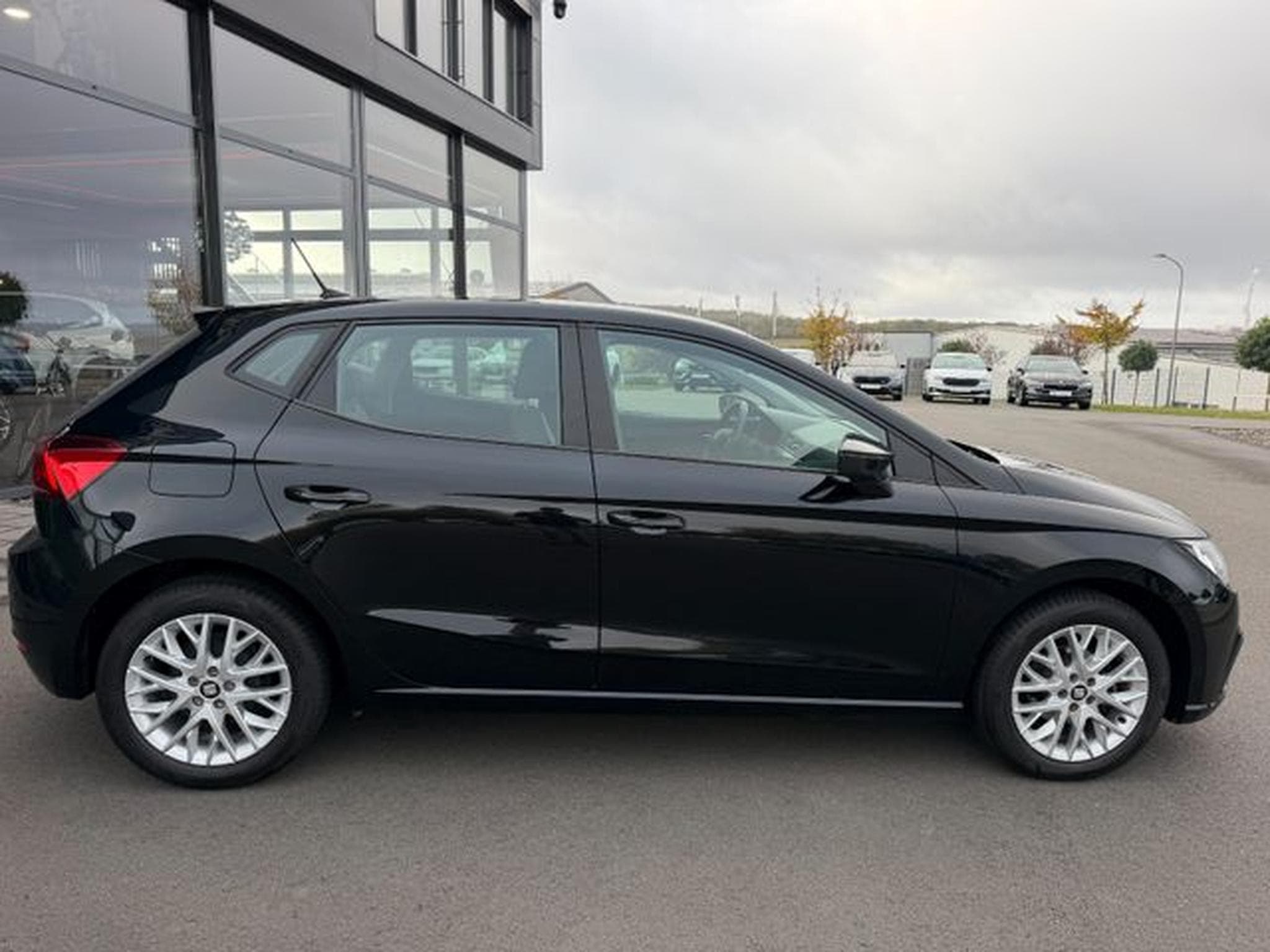 Seat Ibiza Ibiza Style 6-Gang Navi Sitzhz PDC Bluetooth DAB (2019) - Foto 4