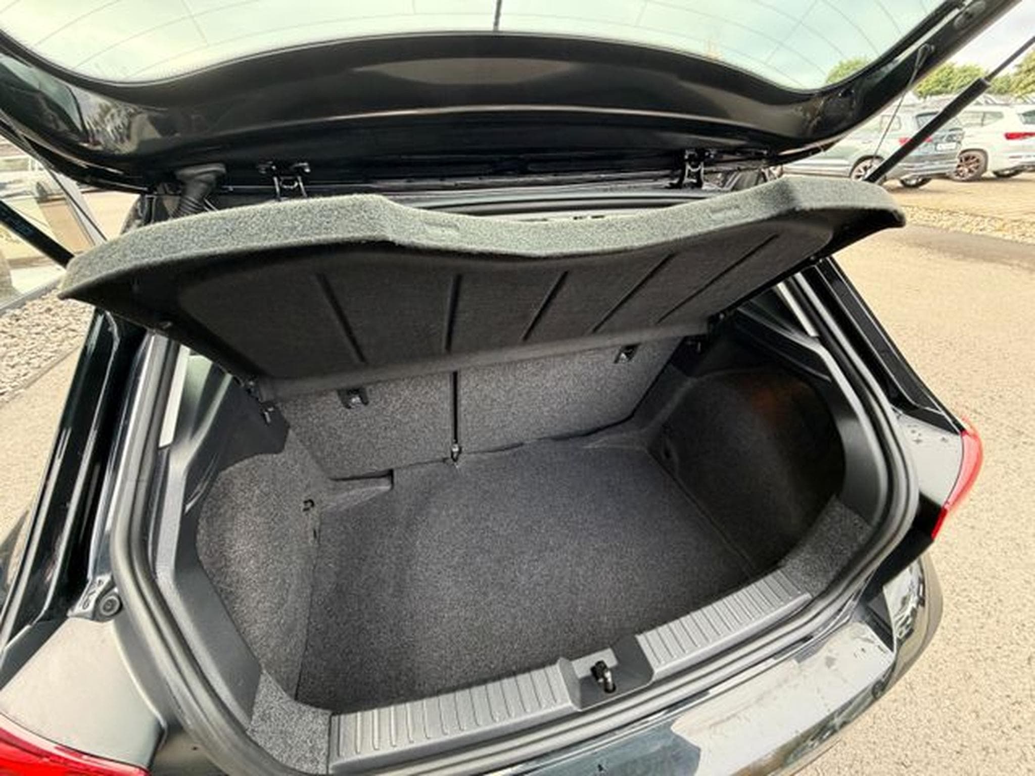 Seat Ibiza Ibiza Style 6-Gang Navi Sitzhz PDC Bluetooth DAB (2019) - Foto 13