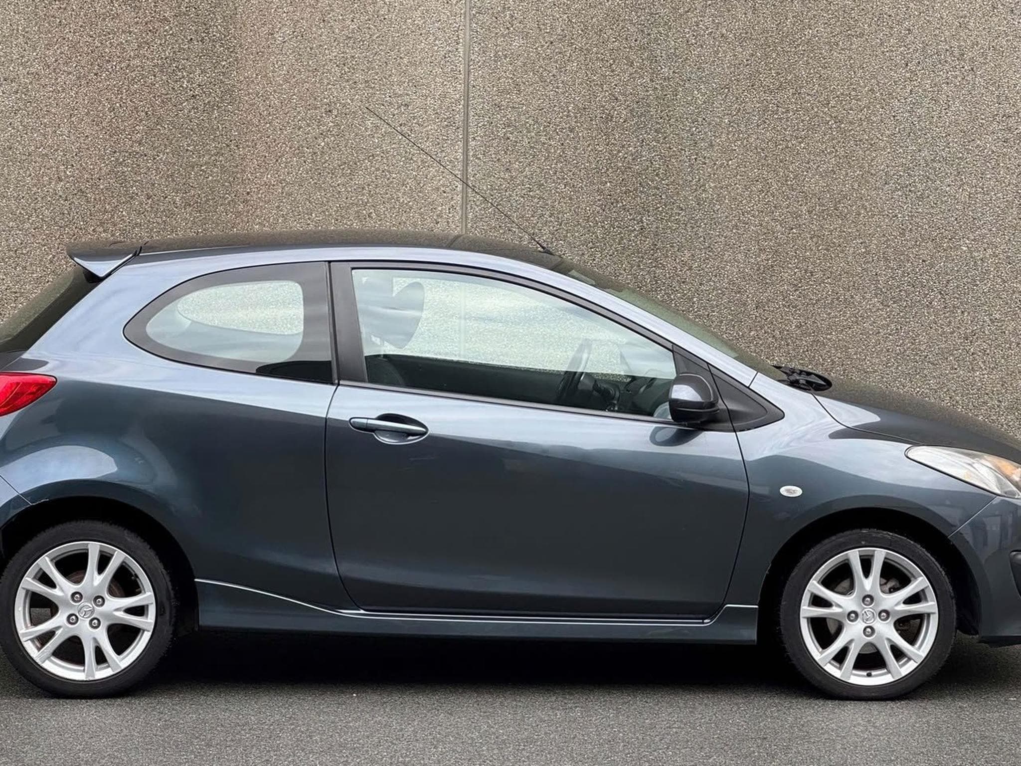 Mazda 2 1.3 Active (2009) - Photo 1