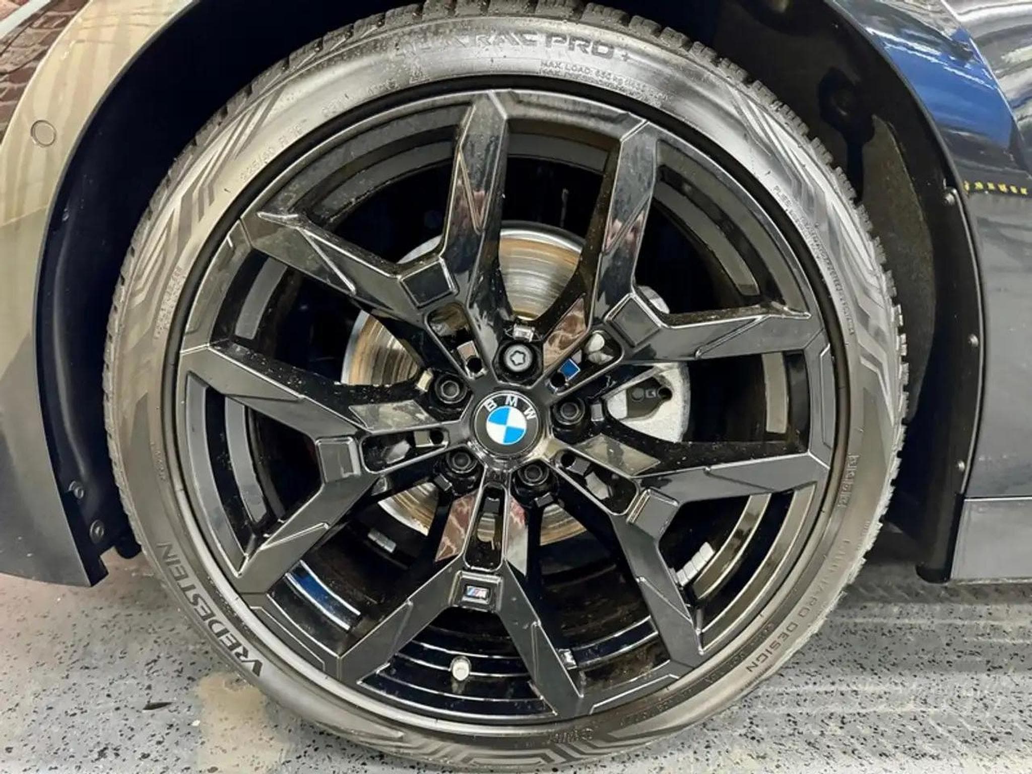 BMW 320 (2025) - Photo 3