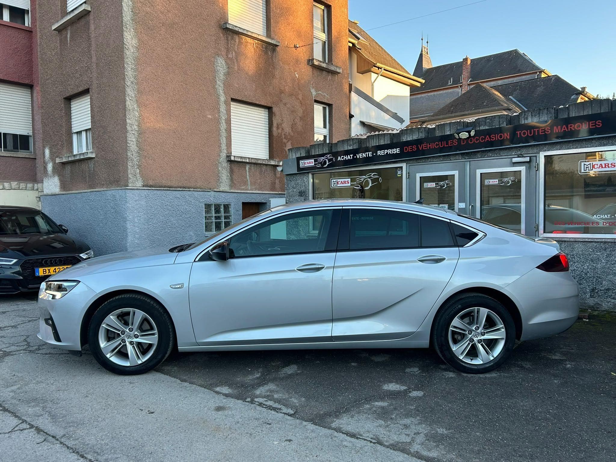 Opel Insignia 1.5 d 122cv AUTOMATIQUE (2021) - Foto 3