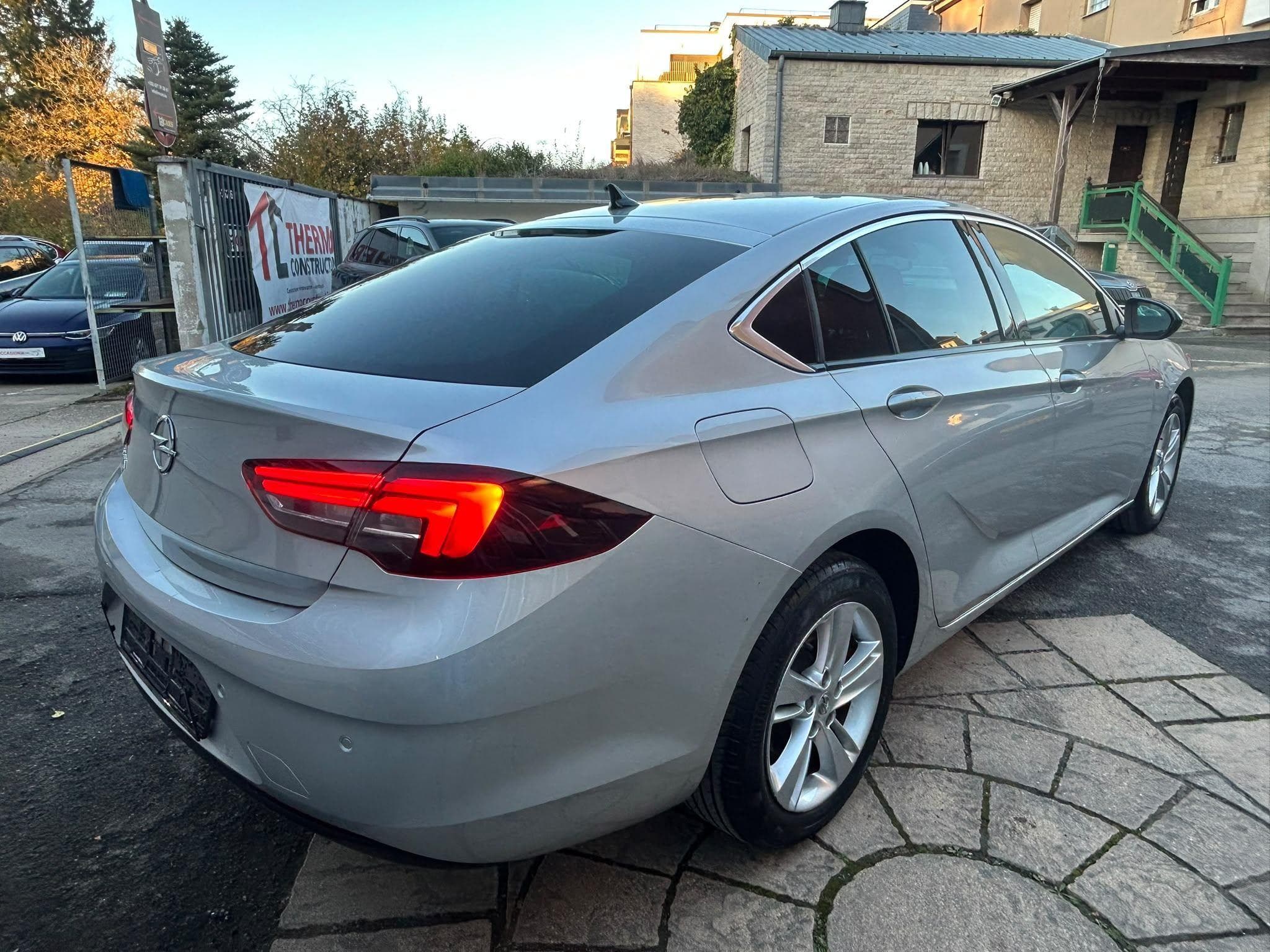 Opel Insignia 1.5 d 122cv AUTOMATIQUE (2021) - Foto 6