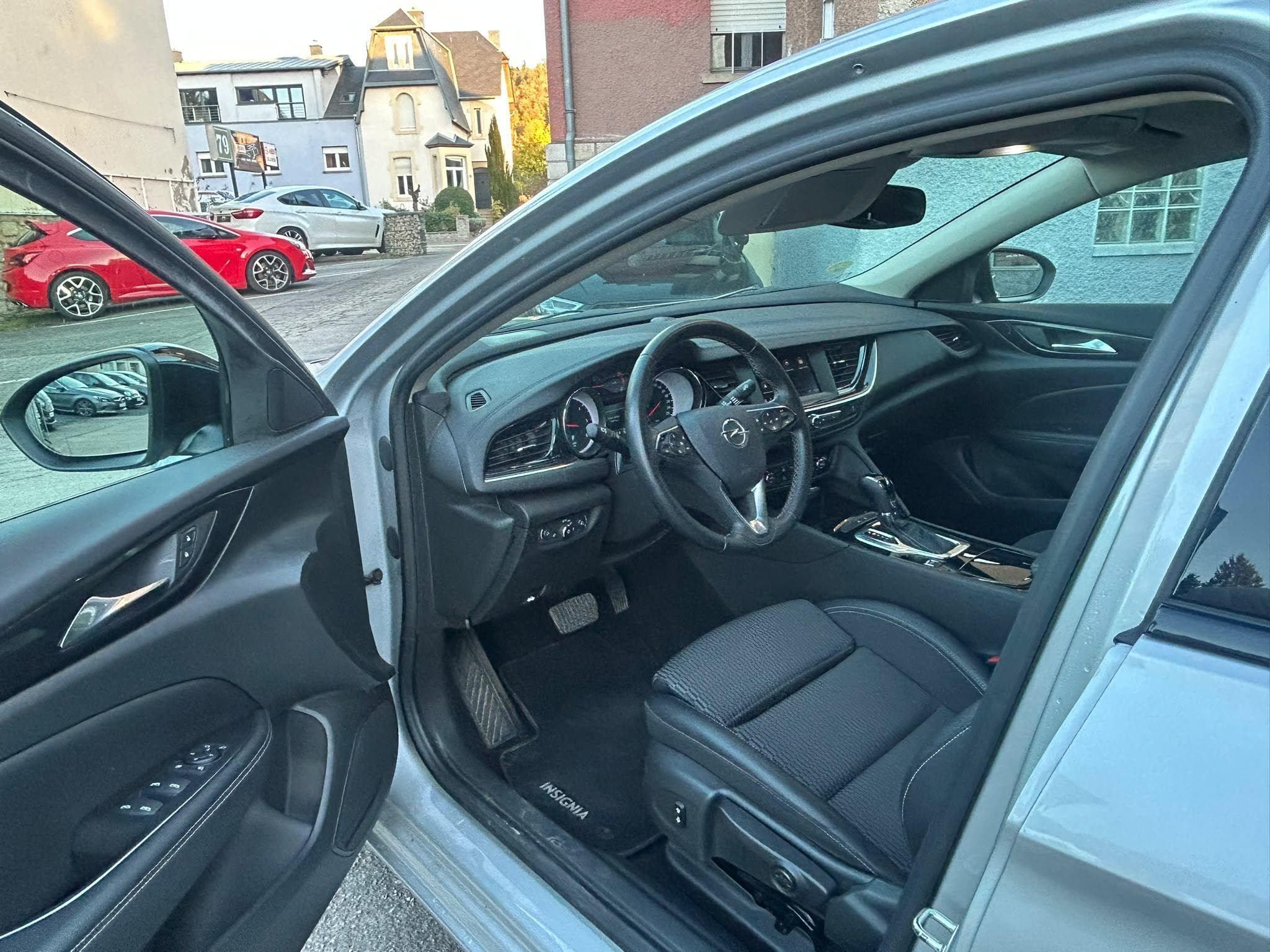 Opel Insignia 1.5 d 122cv AUTOMATIQUE (2021) - Foto 11