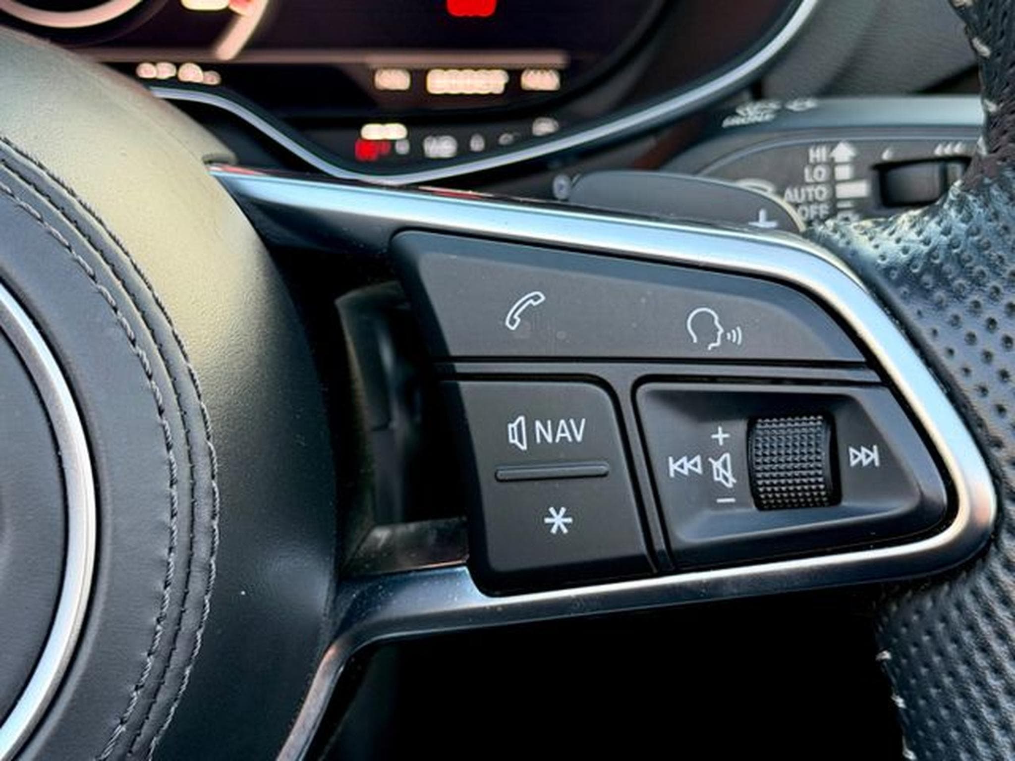 Audi TT TT Roadster 45 TFSI quattro S line Sport Plus (2019) - Photo 16