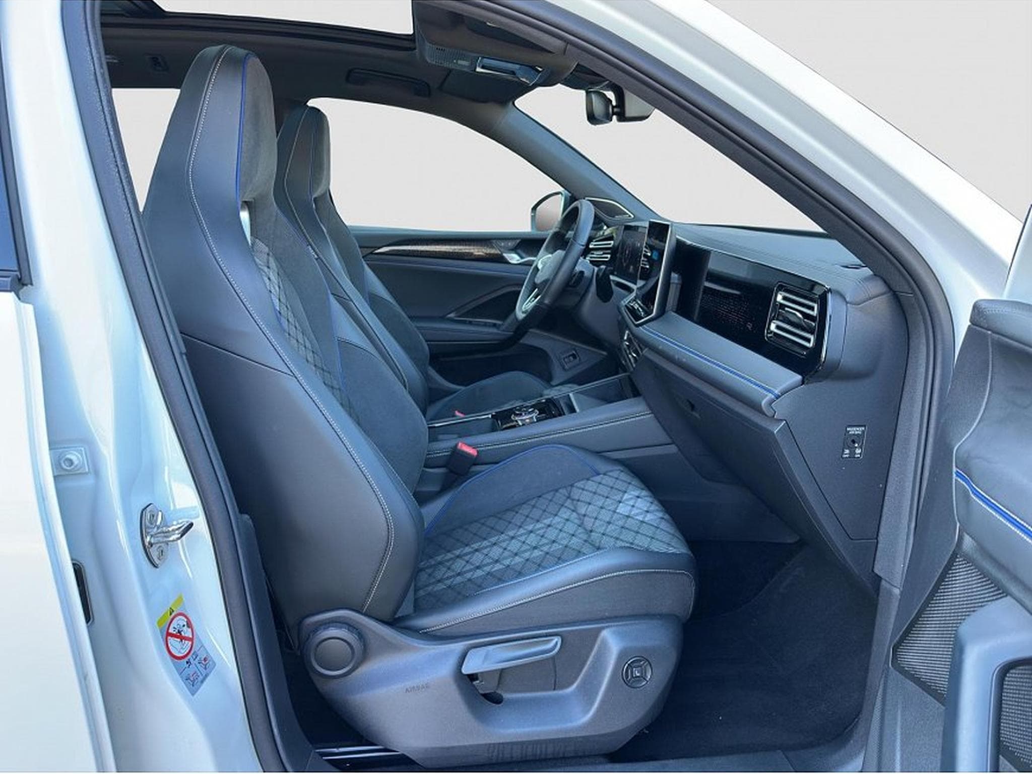 VW Tiguan (2025) - Photo 12