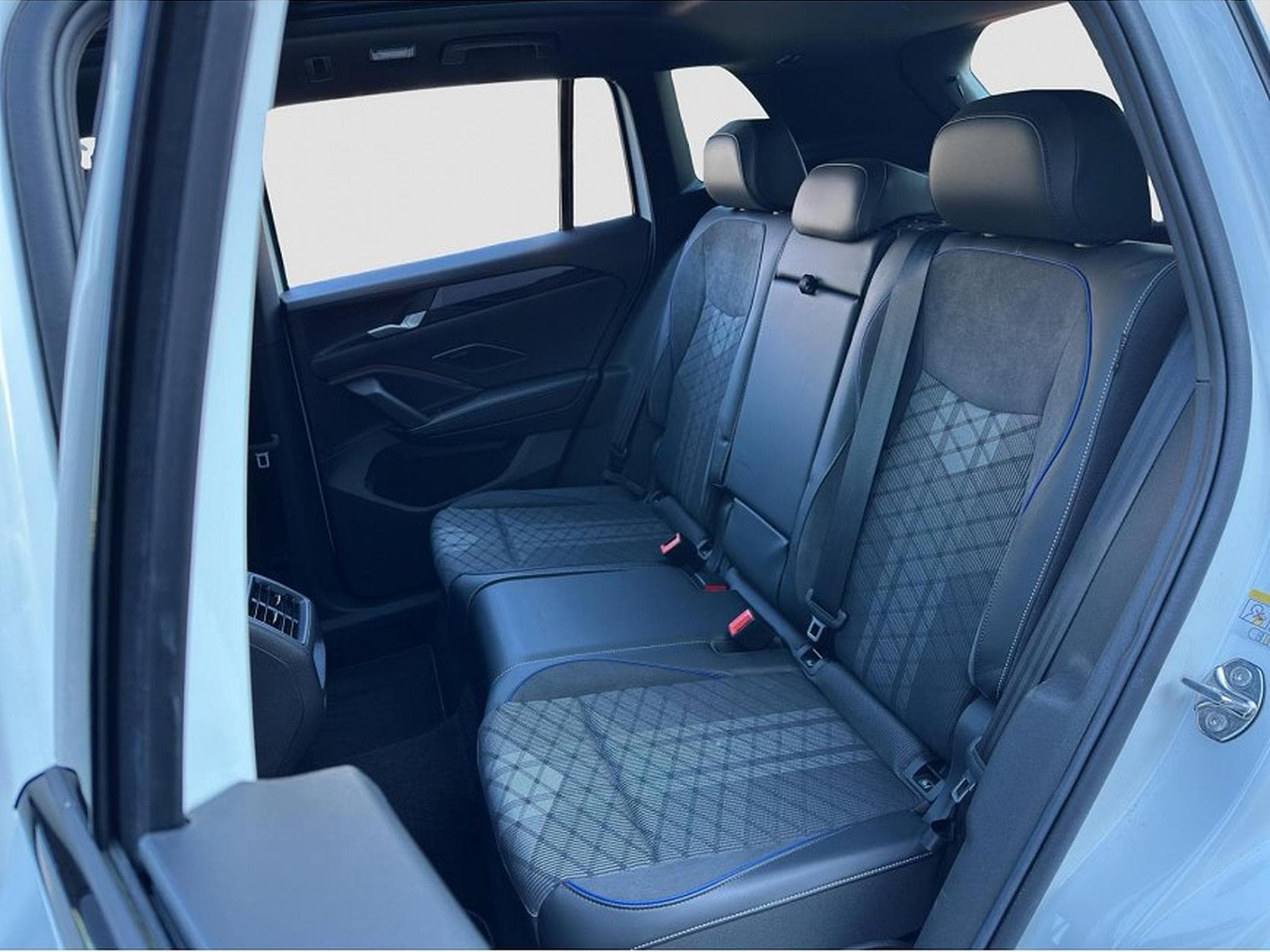 VW Tiguan (2025) - Photo 17