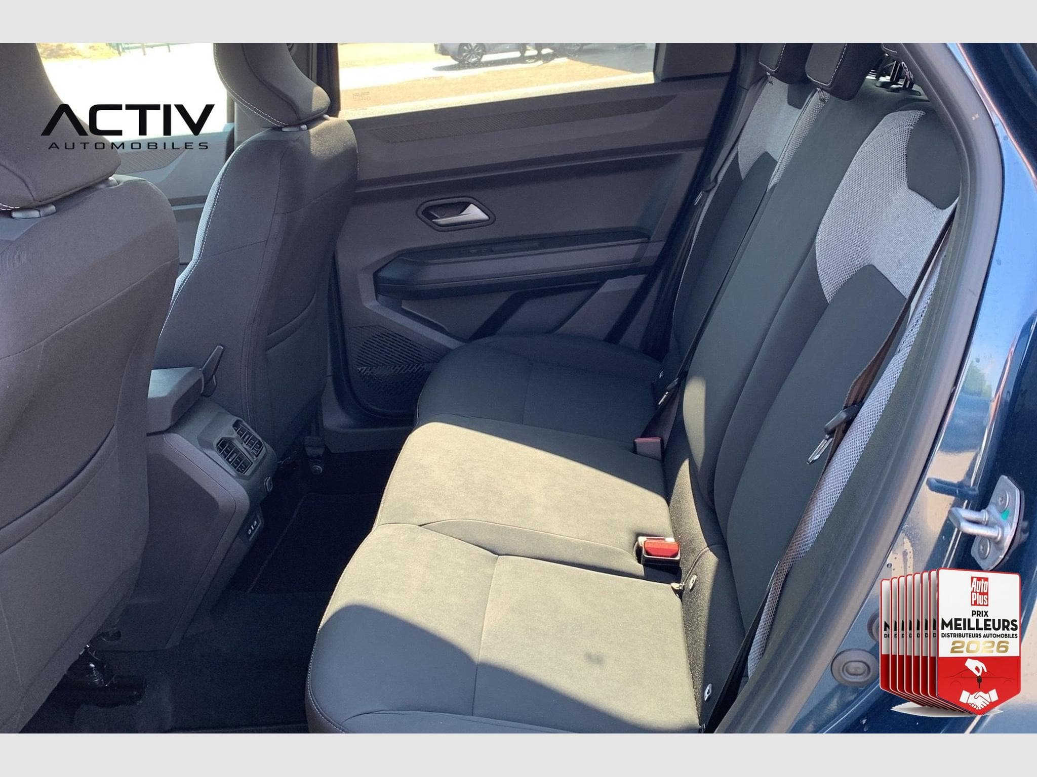 Dacia BIGSTER Mild Hybrid 140 Journey (2026) - Photo 10