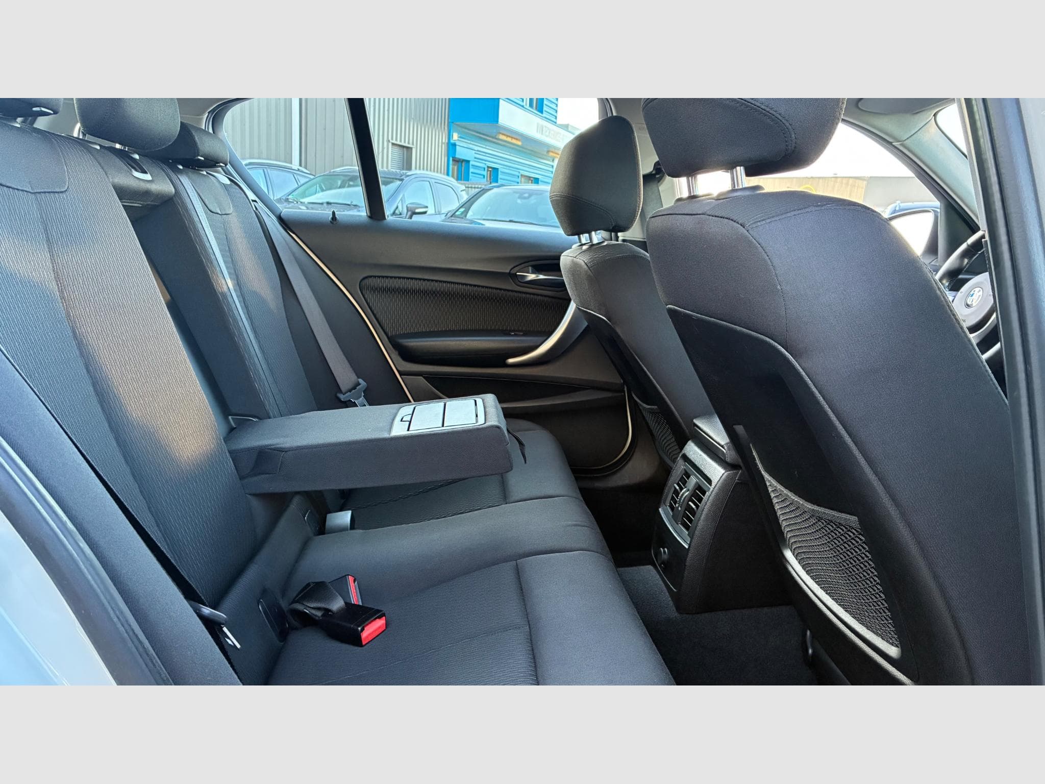 BMW 118 IA 136ch lounge (2017) - Photo 10