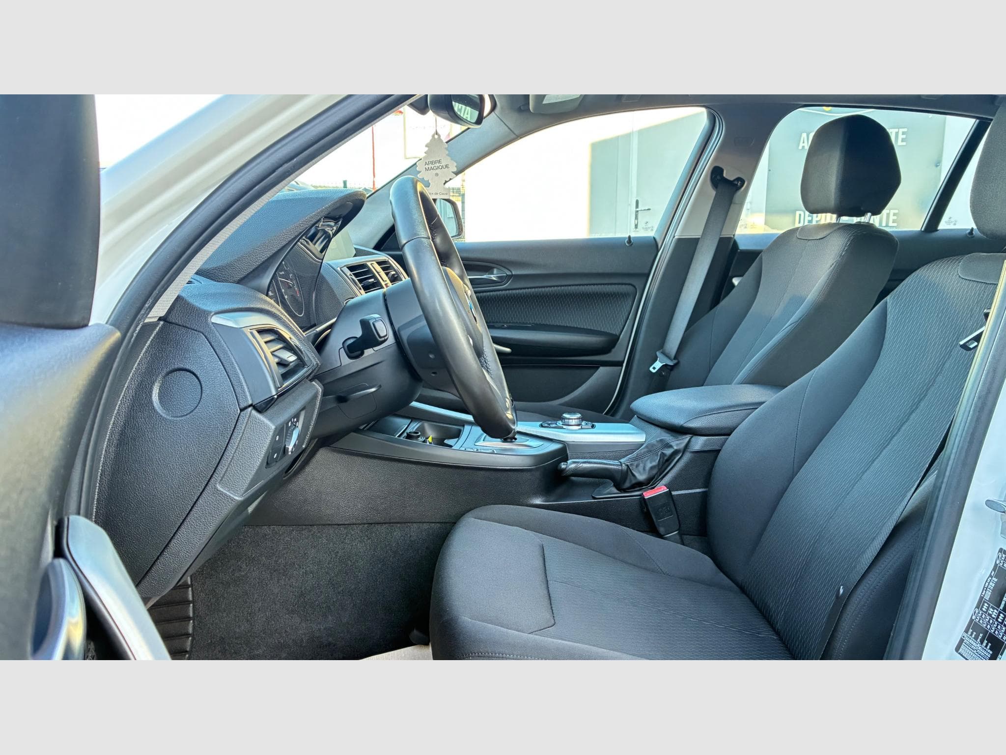 BMW 118 IA 136ch lounge (2017) - Photo 8