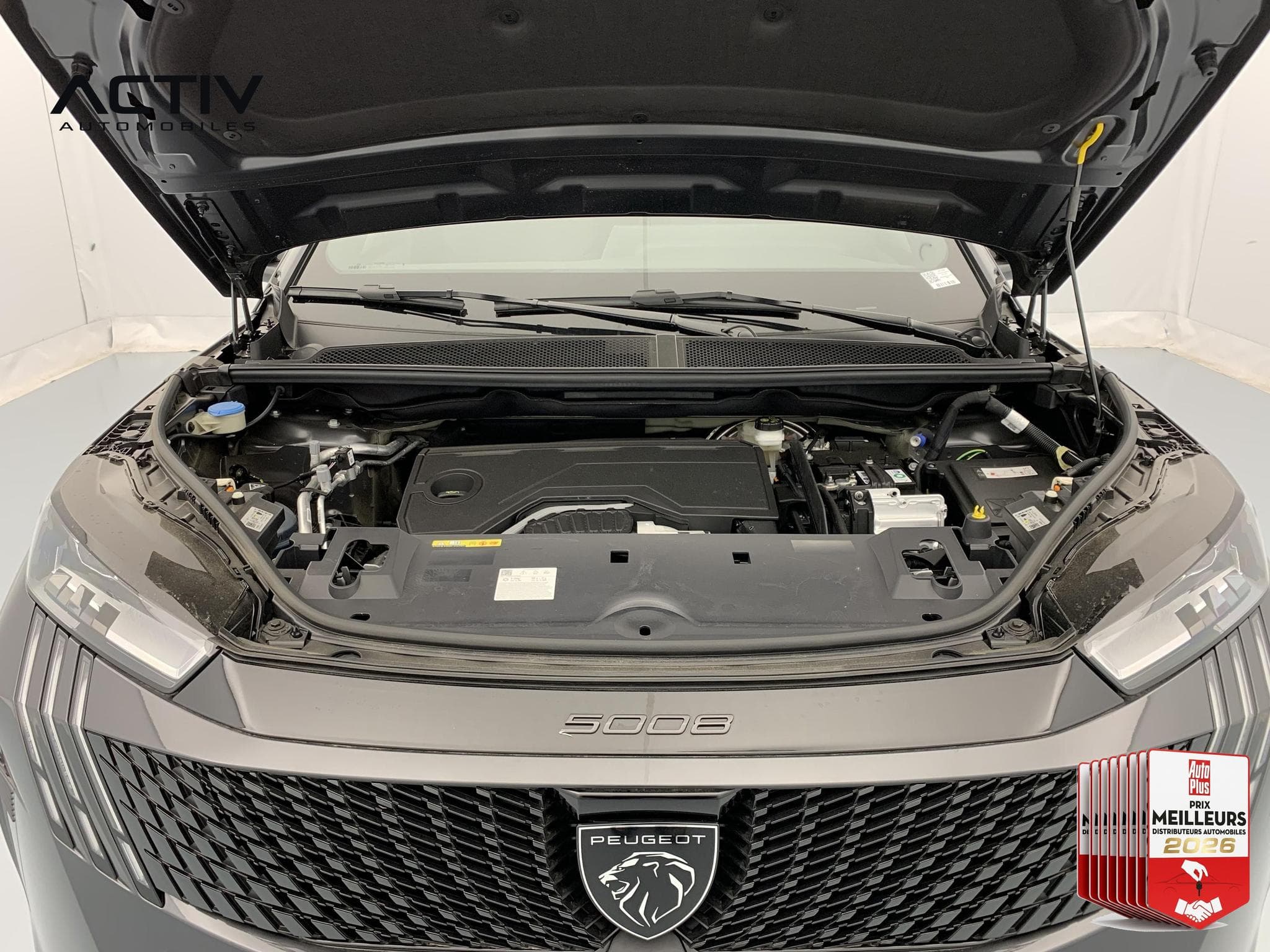 Peugeot 5008 Hybrid 145 e-DCS6 Allure (2026) - Foto 23