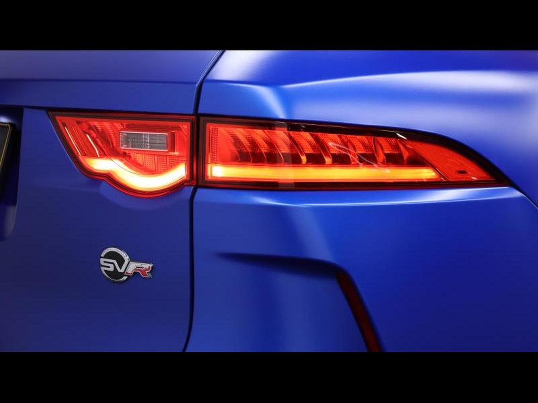 Jaguar F-Pace 5.0 V8 550ch SV paint (2020) - Photo 11