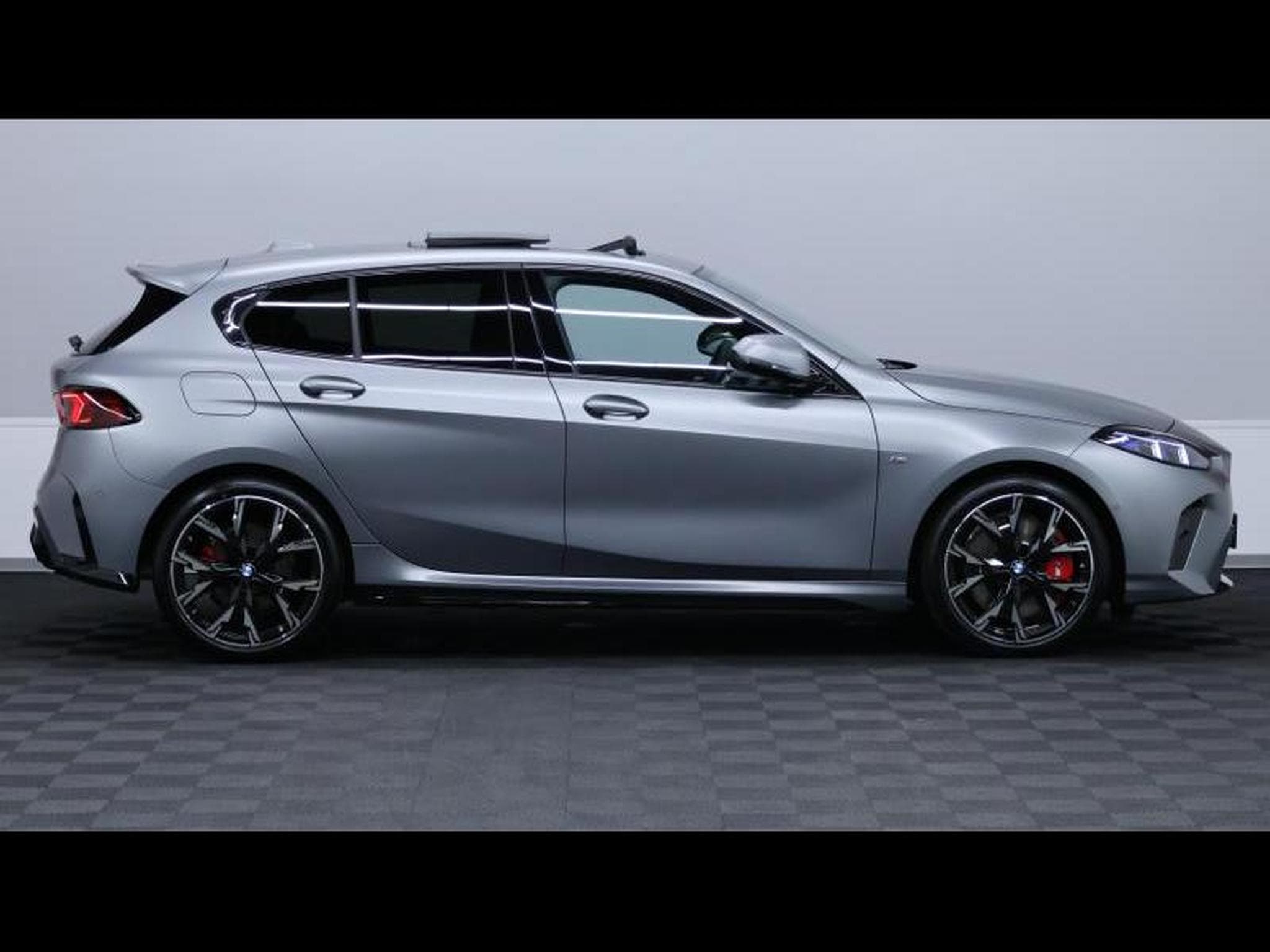 BMW 120 i hatch M SPORT PRO Steptronic (2024) - Photo 4