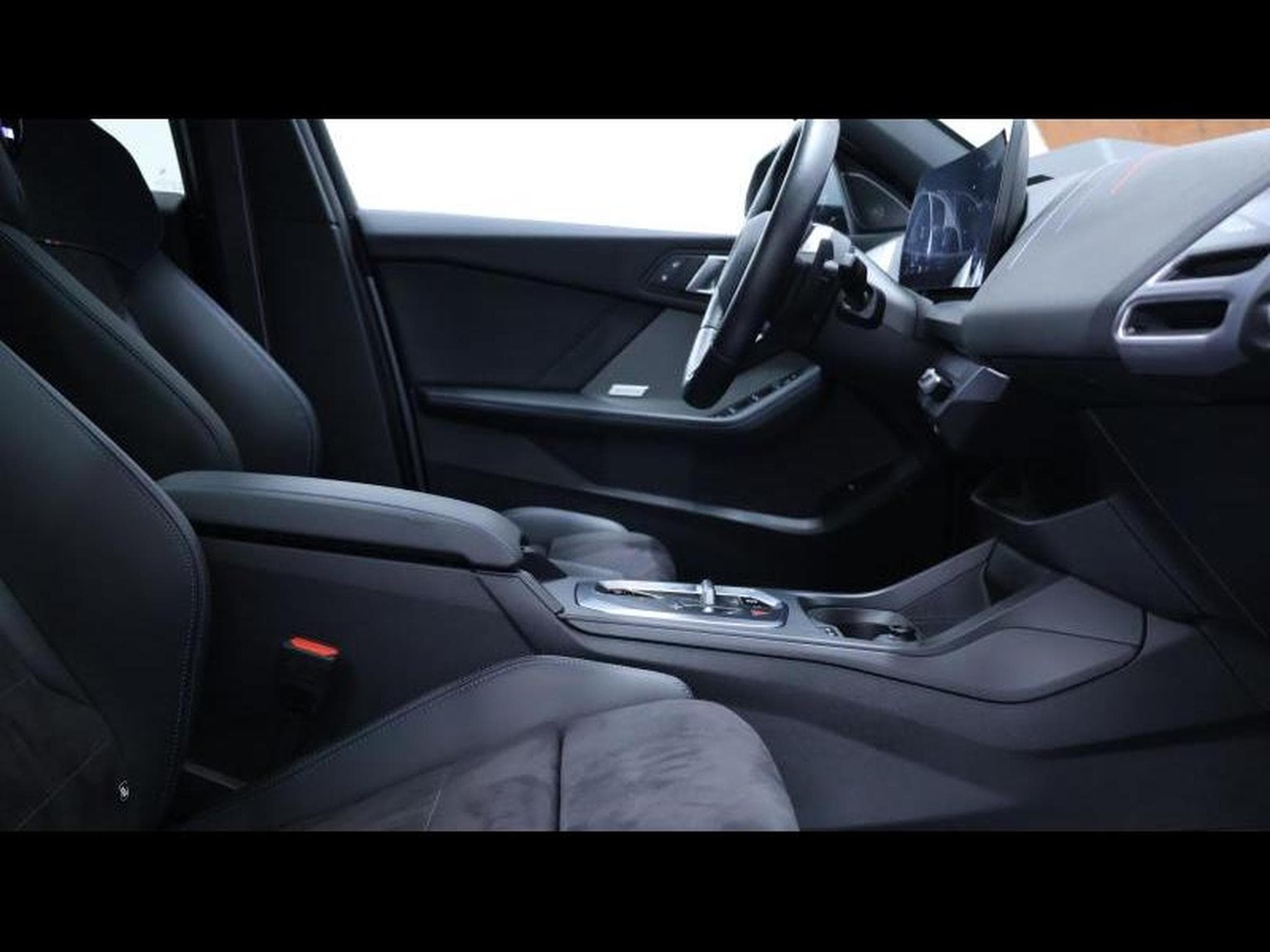 BMW 120 i hatch M SPORT PRO Steptronic (2024) - Photo 12