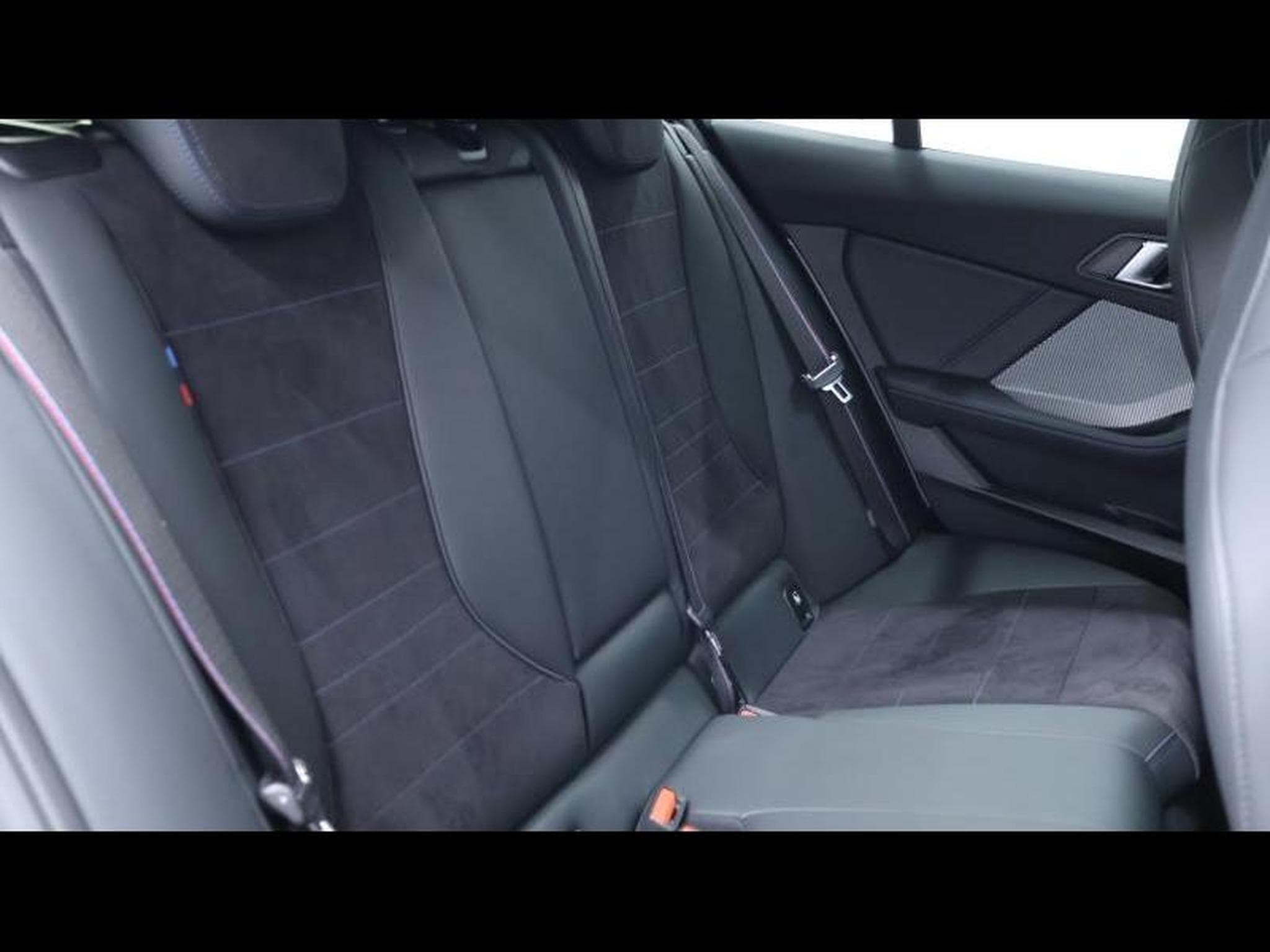 BMW 120 i hatch M SPORT PRO Steptronic (2024) - Photo 15
