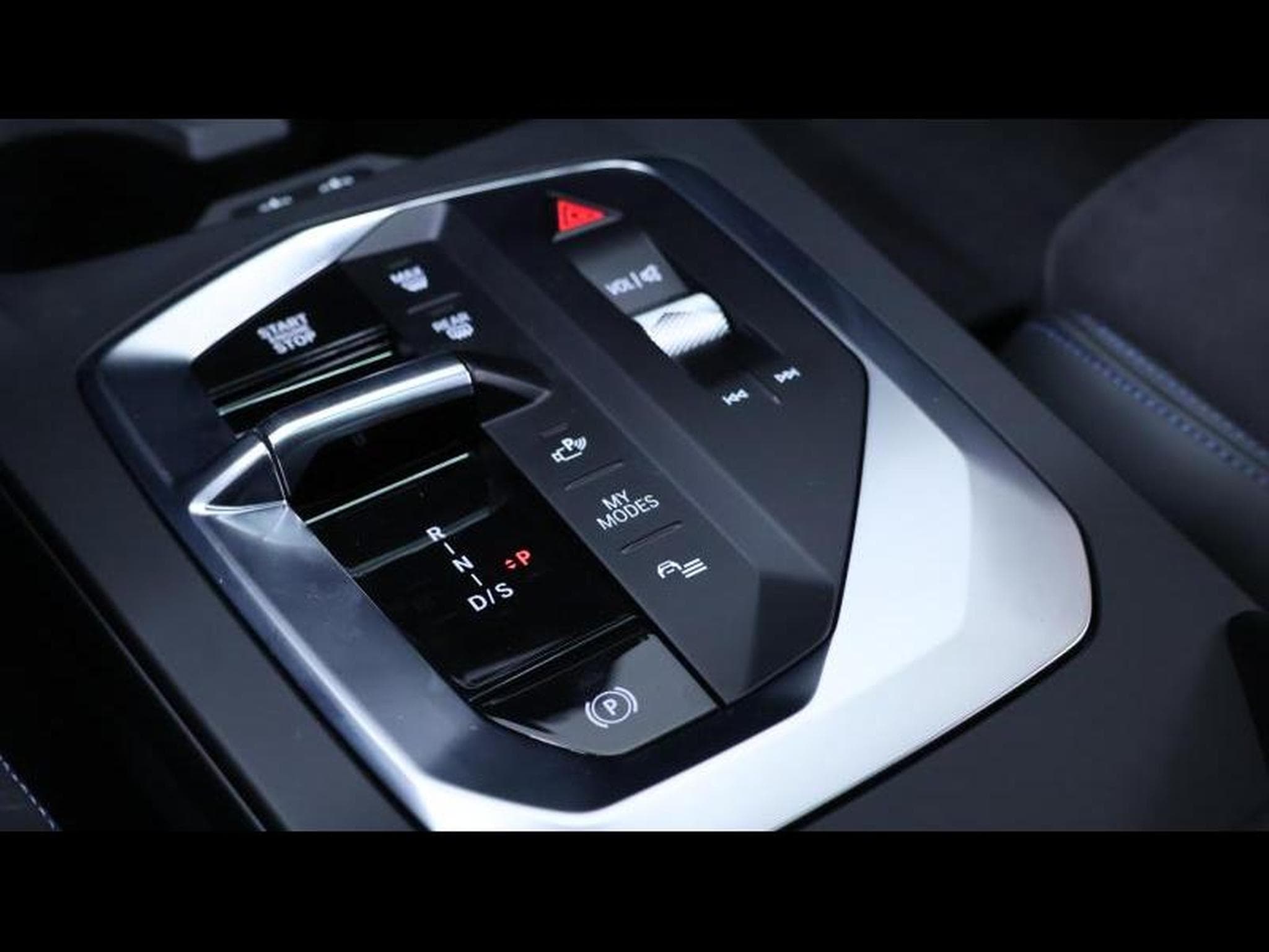 BMW 120 i hatch M SPORT PRO Steptronic (2024) - Photo 27