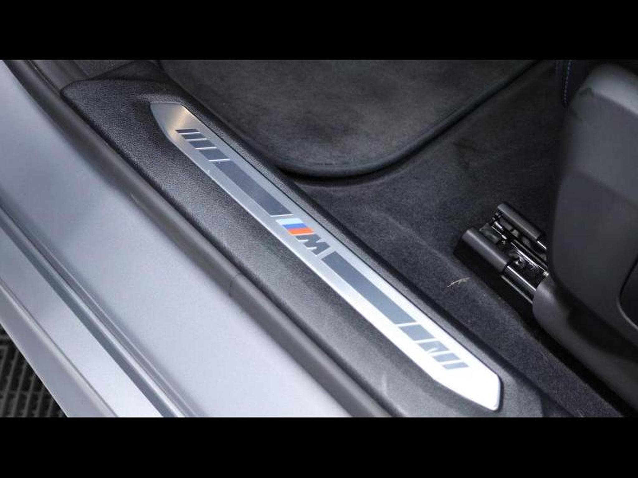 BMW 120 i hatch M SPORT PRO Steptronic (2024) - Photo 36