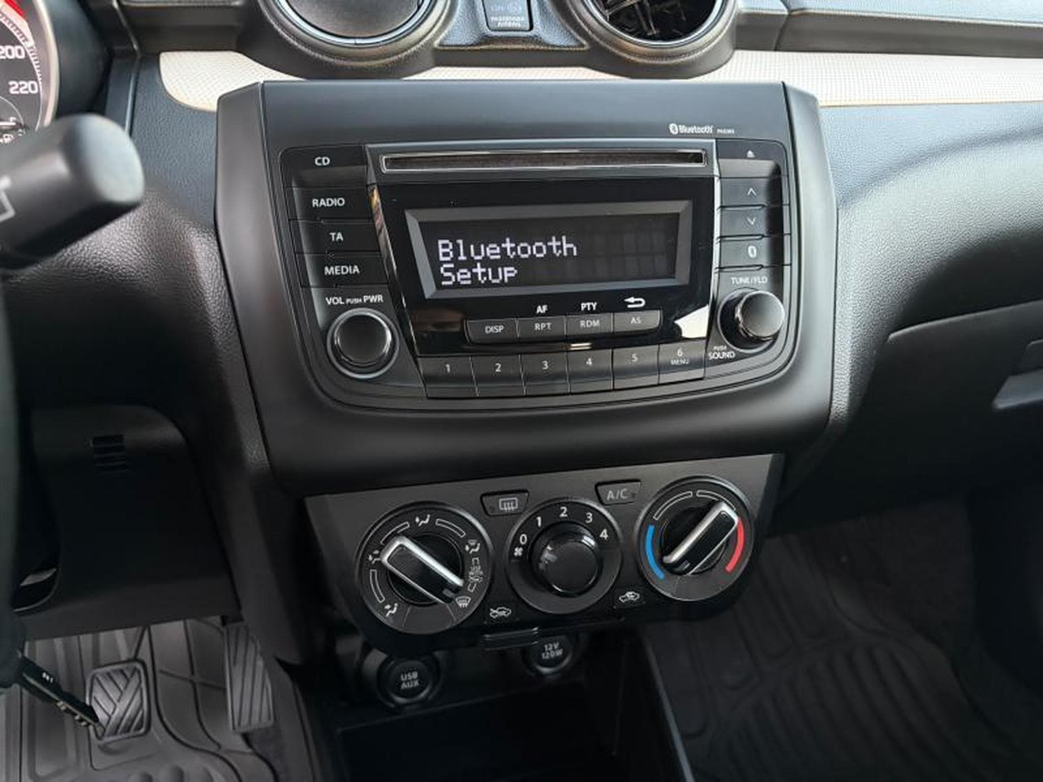 Suzuki Swift 5D 1.2 83ch Grand Luxe (2021) - Photo 7