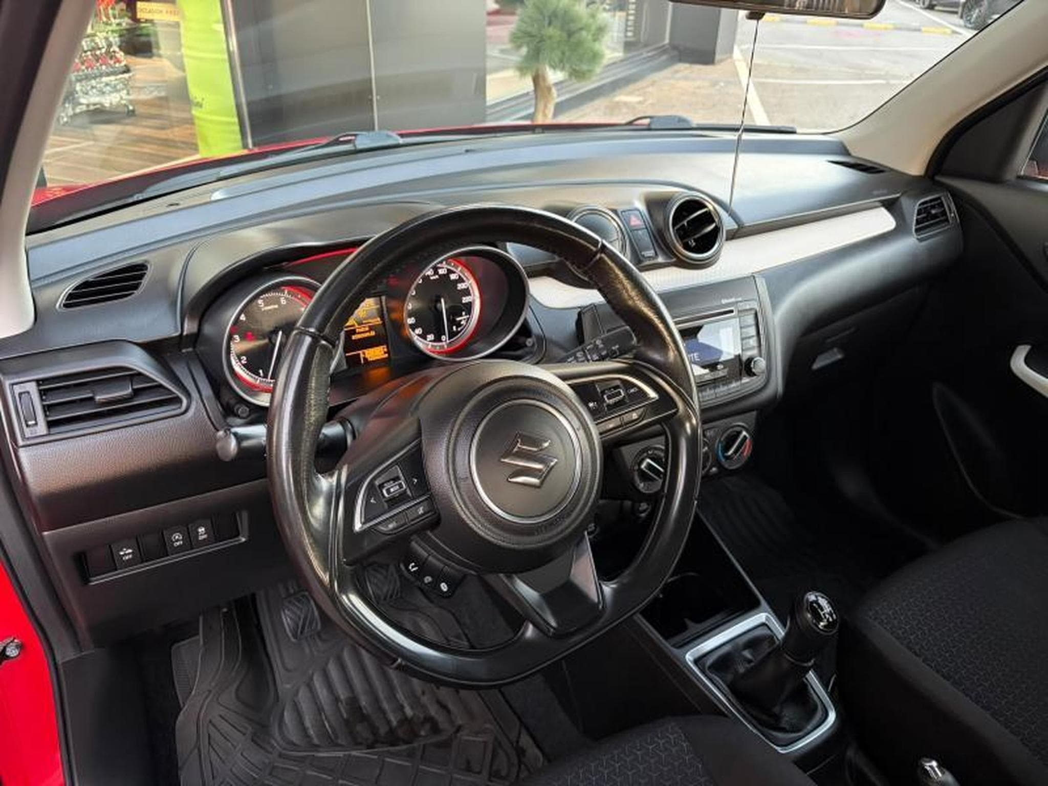 Suzuki Swift 5D 1.2 83ch Grand Luxe (2021) - Photo 6