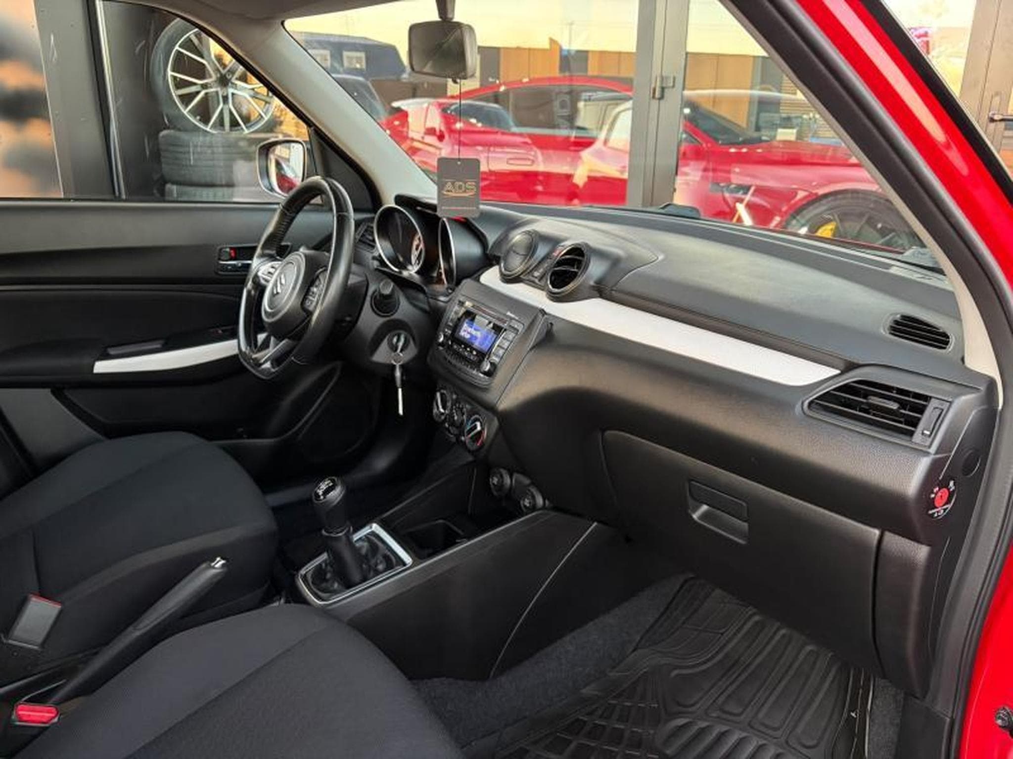 Suzuki Swift 5D 1.2 83ch Grand Luxe (2021) - Photo 10