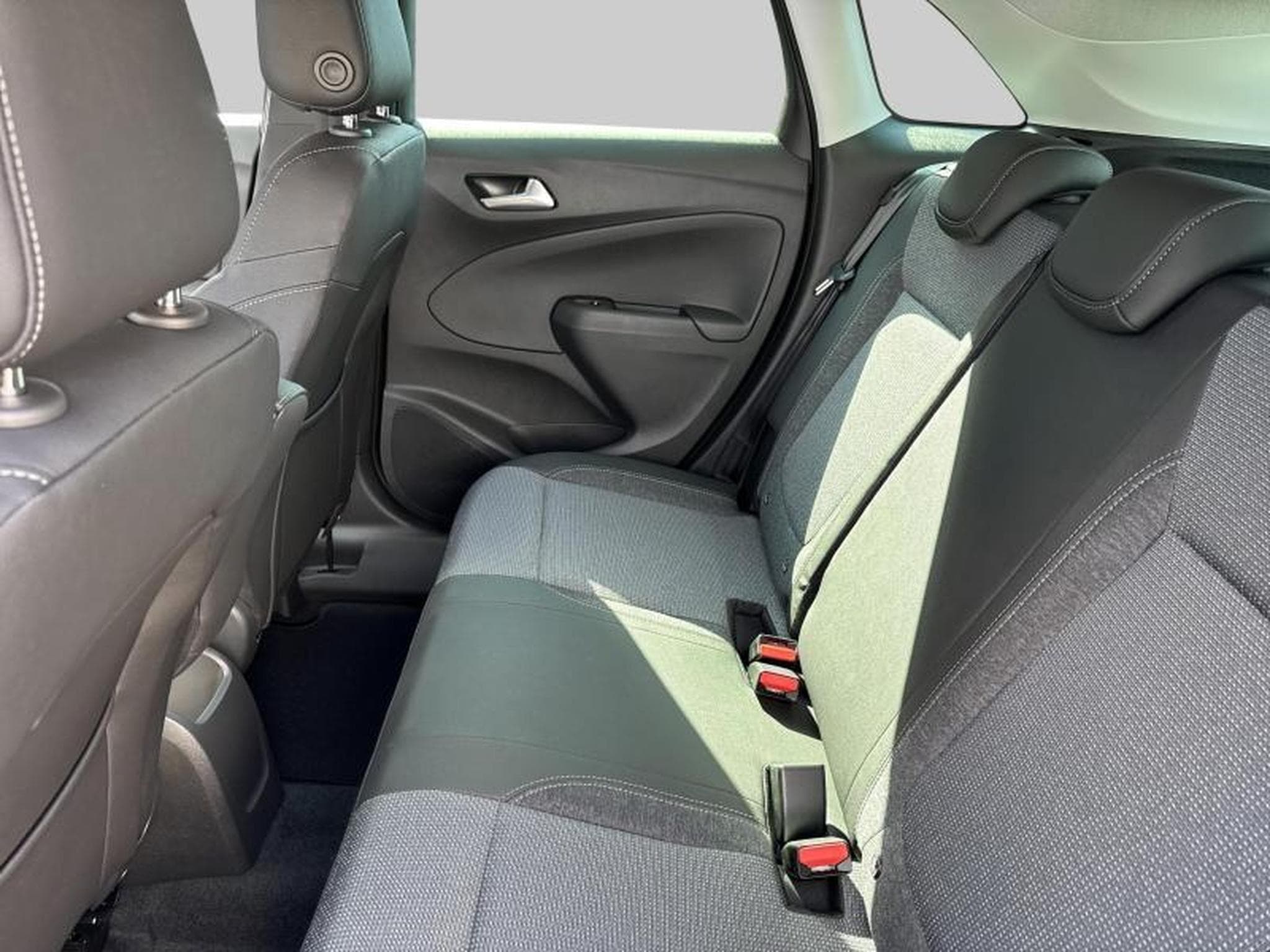 Opel Crossland Elegance (2023) - Photo 12