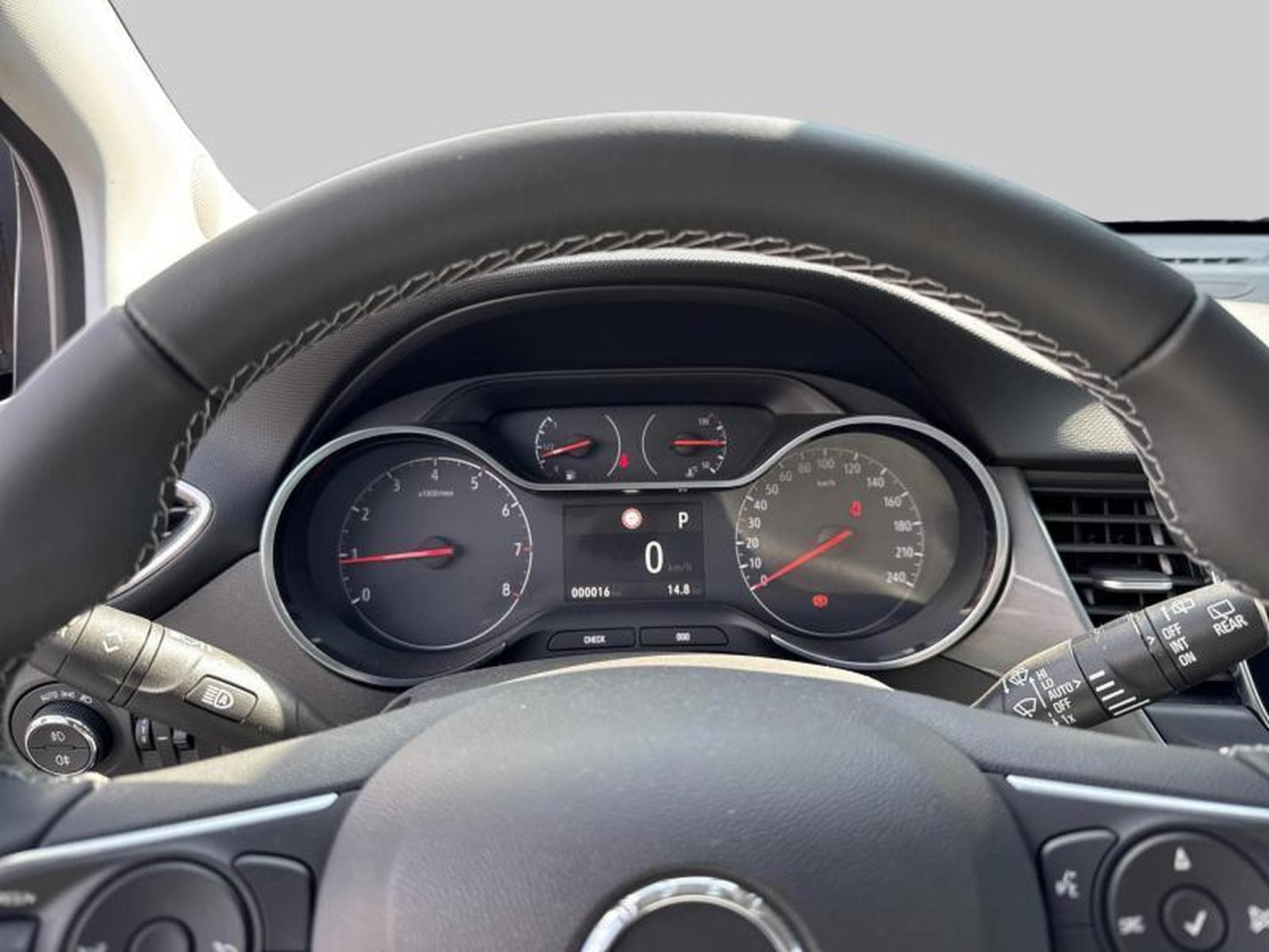 Opel Crossland Elegance (2023) - Photo 16