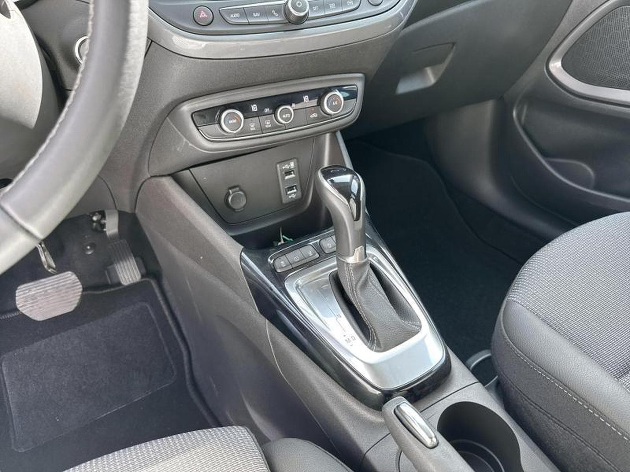 Opel Crossland Elegance (2023) - Photo 20