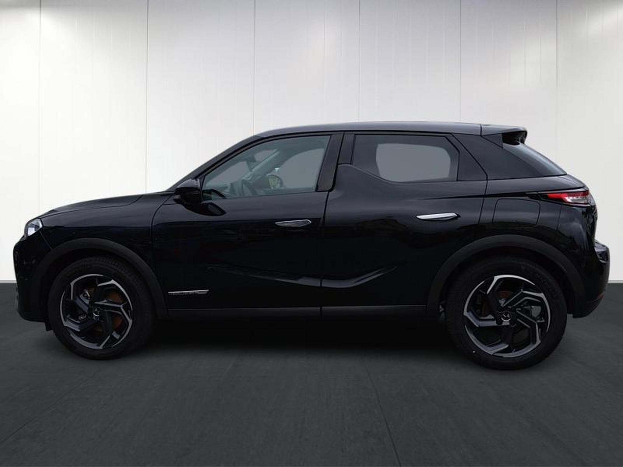 DS Automobiles DS3 Toits de Paris E-Tense (2023) - Photo 7