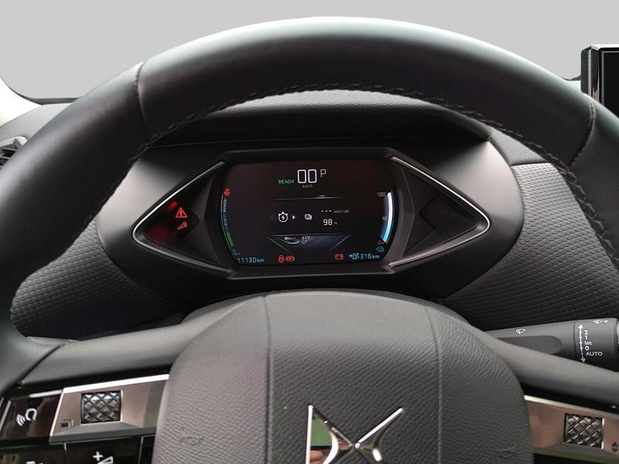 DS Automobiles DS3 Toits de Paris E-Tense (2023) - Photo 15