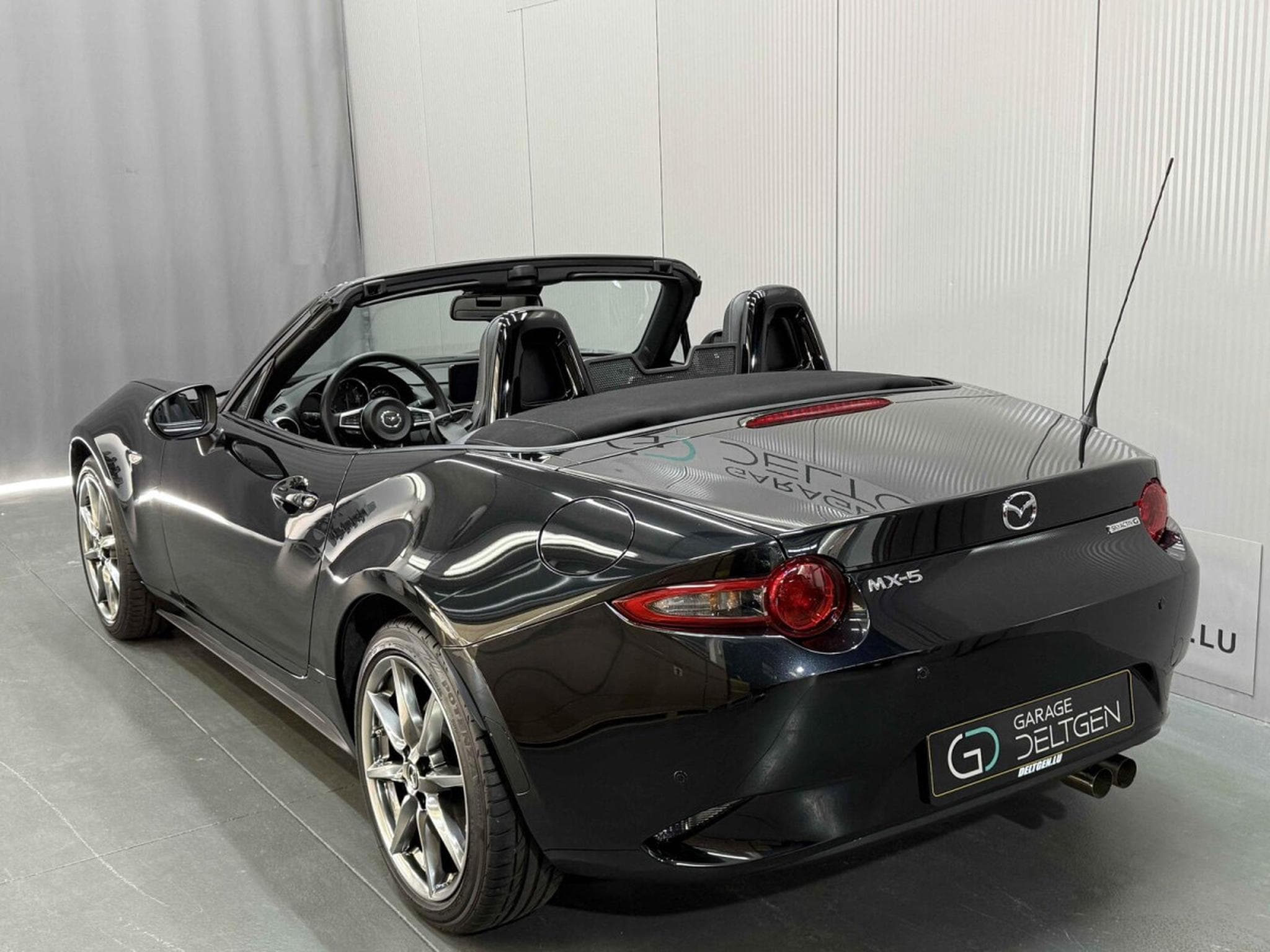 Mazda MX-5 2.0 Skyactiv-G 184 Exclusive Line (2023) - Photo 3