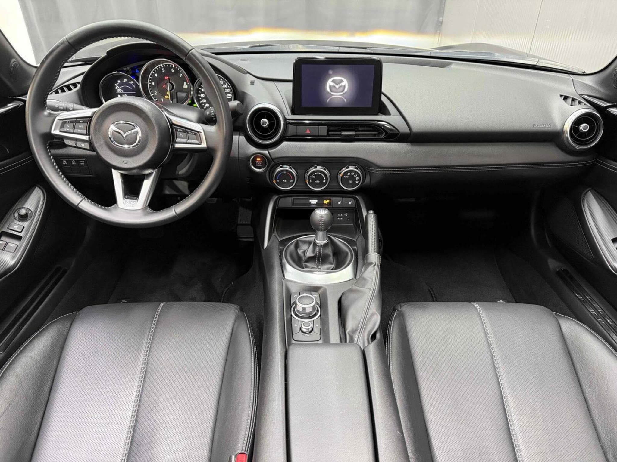 Mazda MX-5 2.0 Skyactiv-G 184 Exclusive Line (2023) - Photo 5