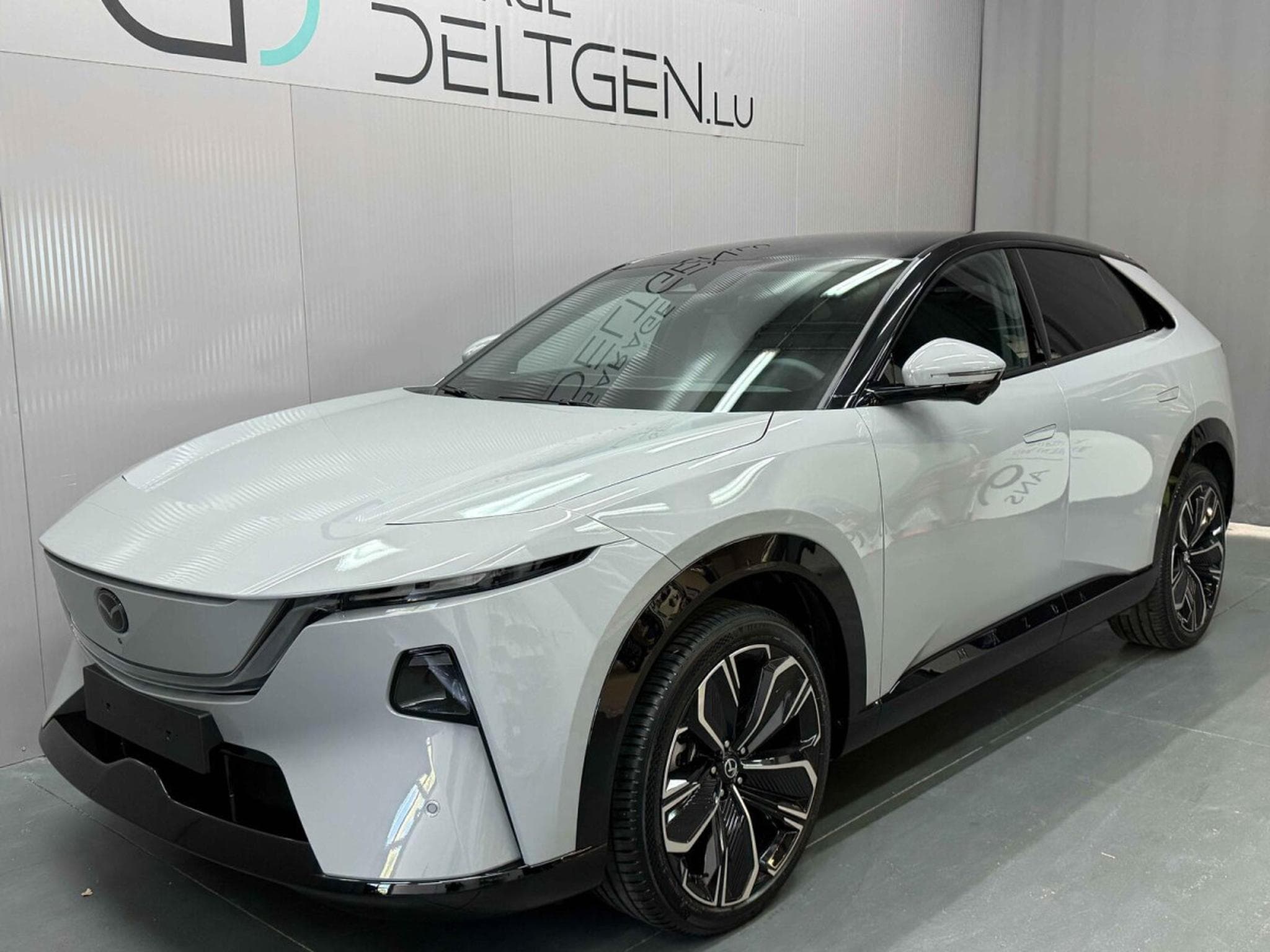 Mazda CX-60 EV 78 kWh 258ch Takumi (2026) - Photo 5