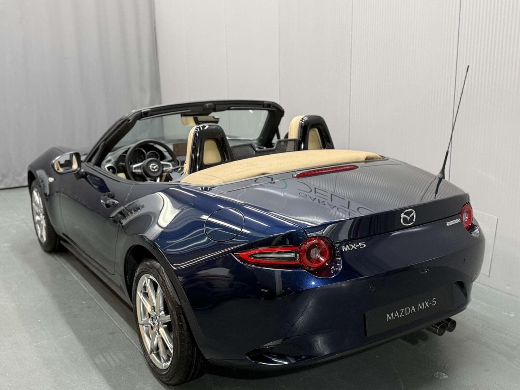 Mazda MX-5 1.5 Skyactiv-G 136 Kazari (2026) - Photo 3