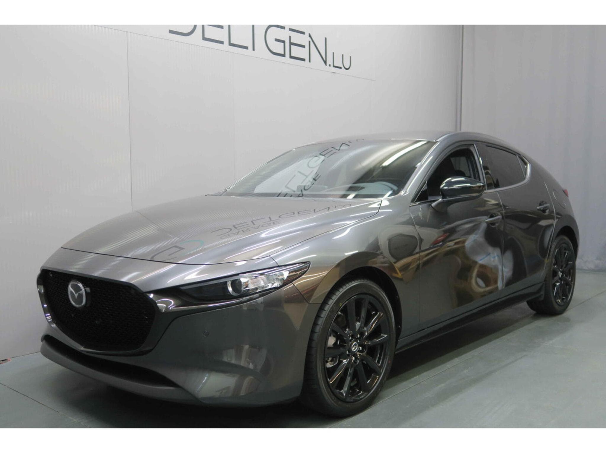 Mazda 3 2.0 e-Skyactiv X 186 Homura Auto (2026) - Foto 2