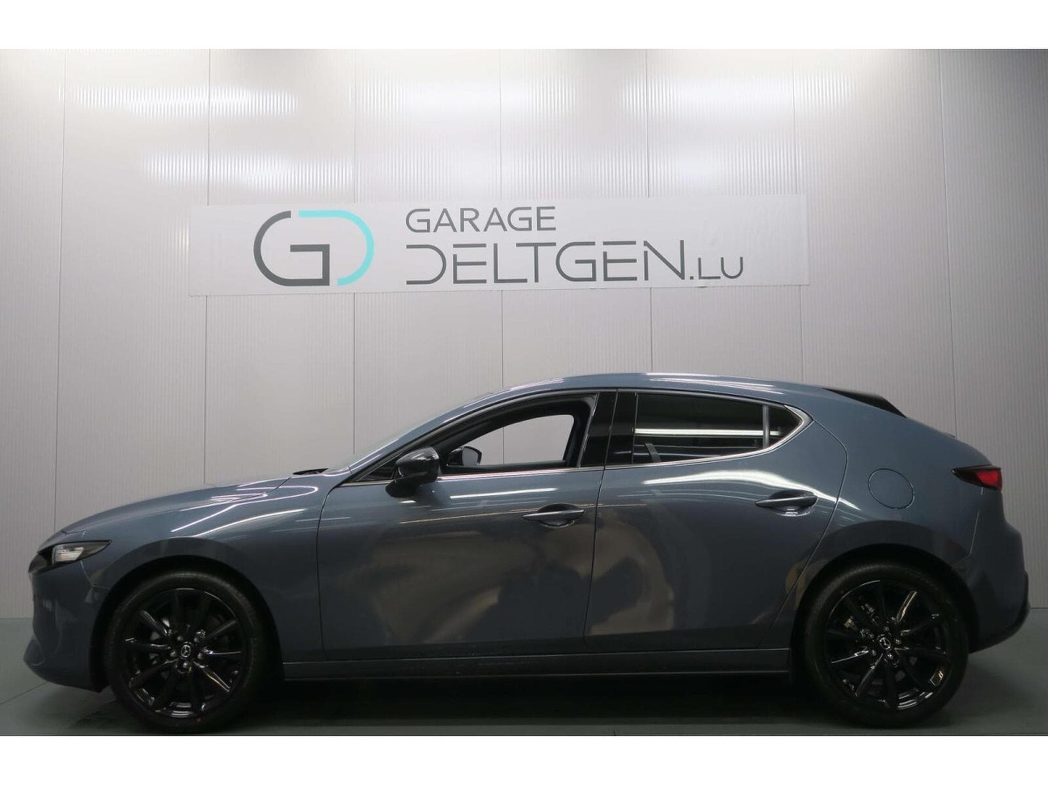 Mazda 3 2.0 e-Skyactiv X 186 Takumi Auto (2026) - Foto 1