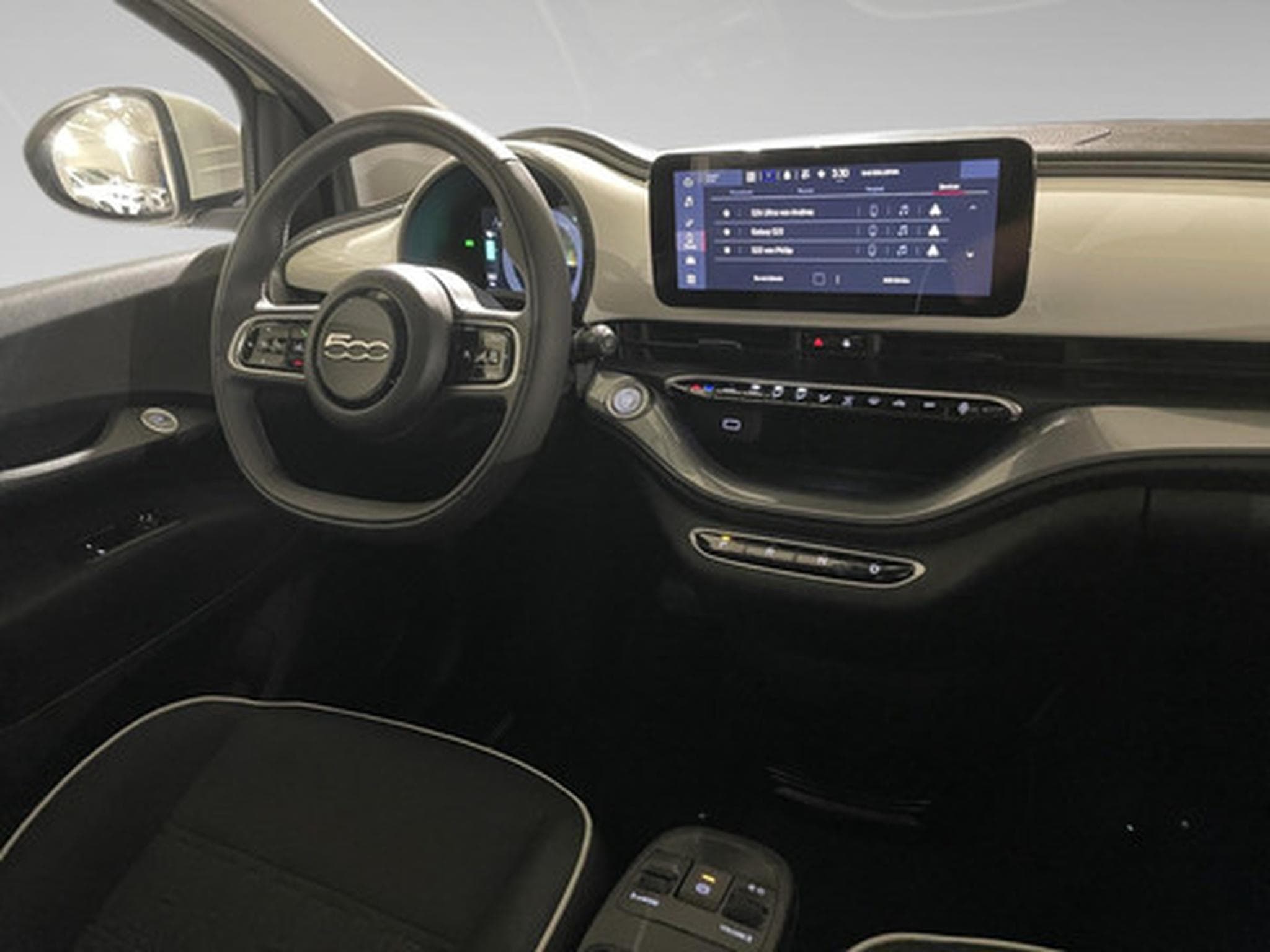 Fiat 500 500e 42 kWh LIMO (2023) - Photo 6