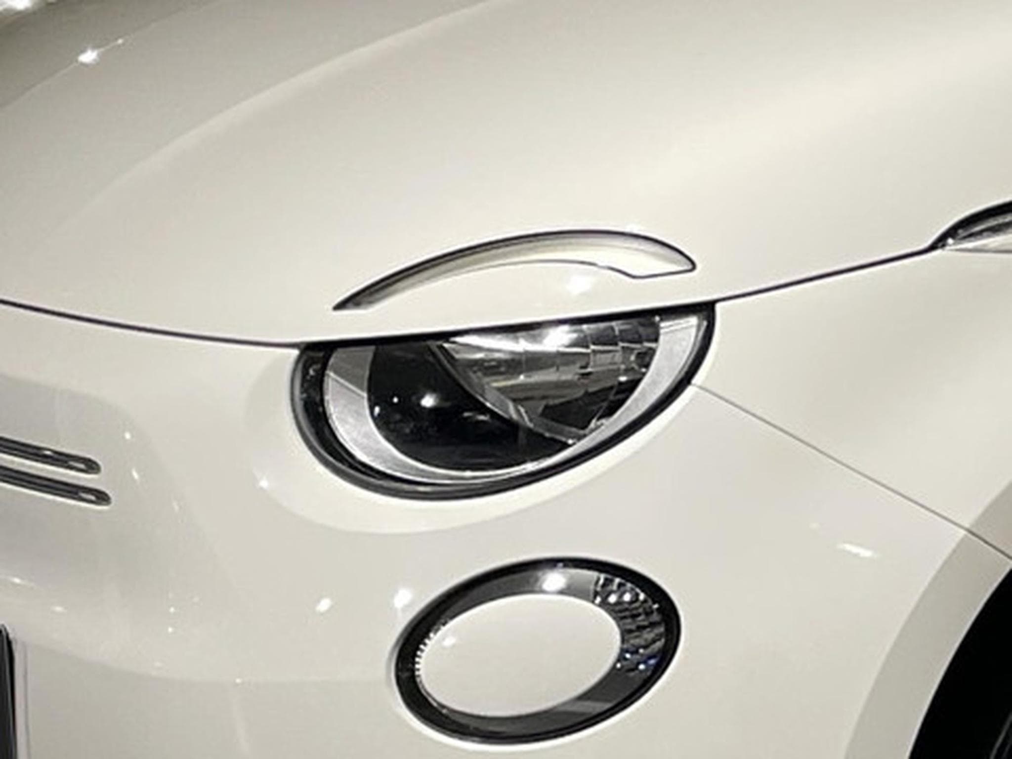 Fiat 500 500e 42 kWh LIMO (2023) - Photo 19
