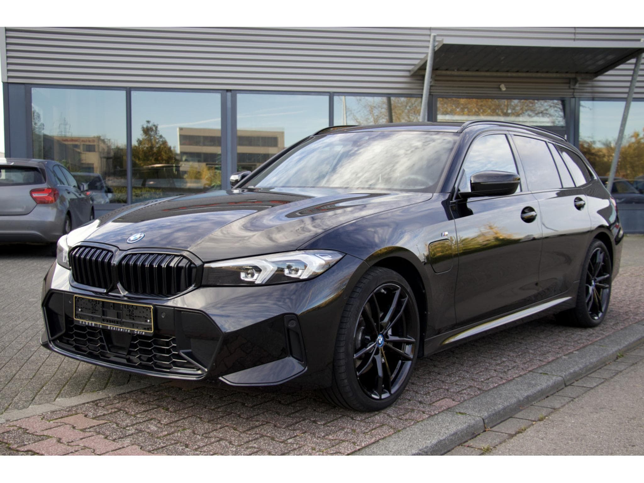 BMW 330 e Touring Aut. pack M Sport ACC (2024) - Photo 2