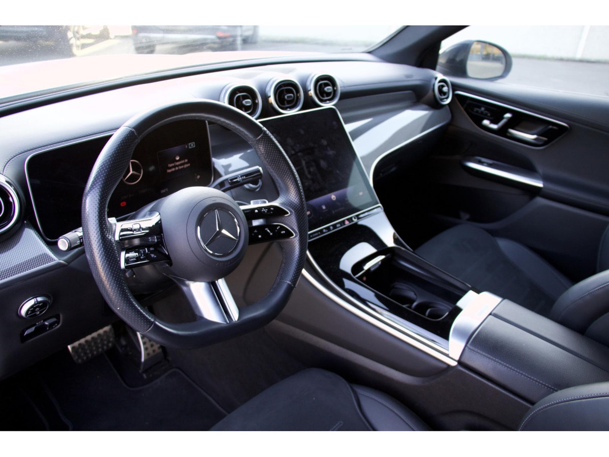 Mercedes GLC 300 e Coupe 4Matic AMG Line Premium 20" (2024) - Photo 5