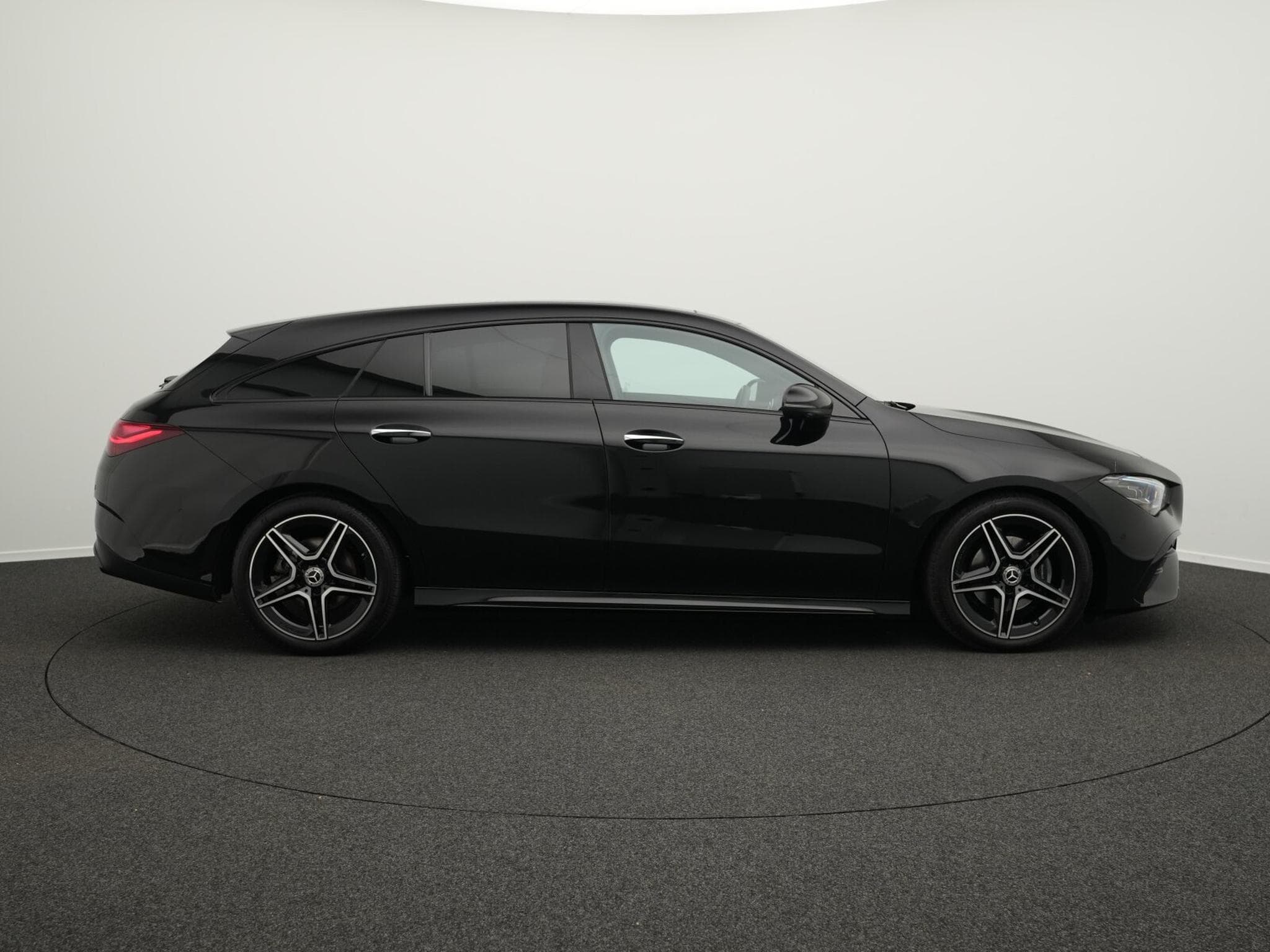 Mercedes CLA 180 AMG-Line Premium Plus (2025) - Photo 5