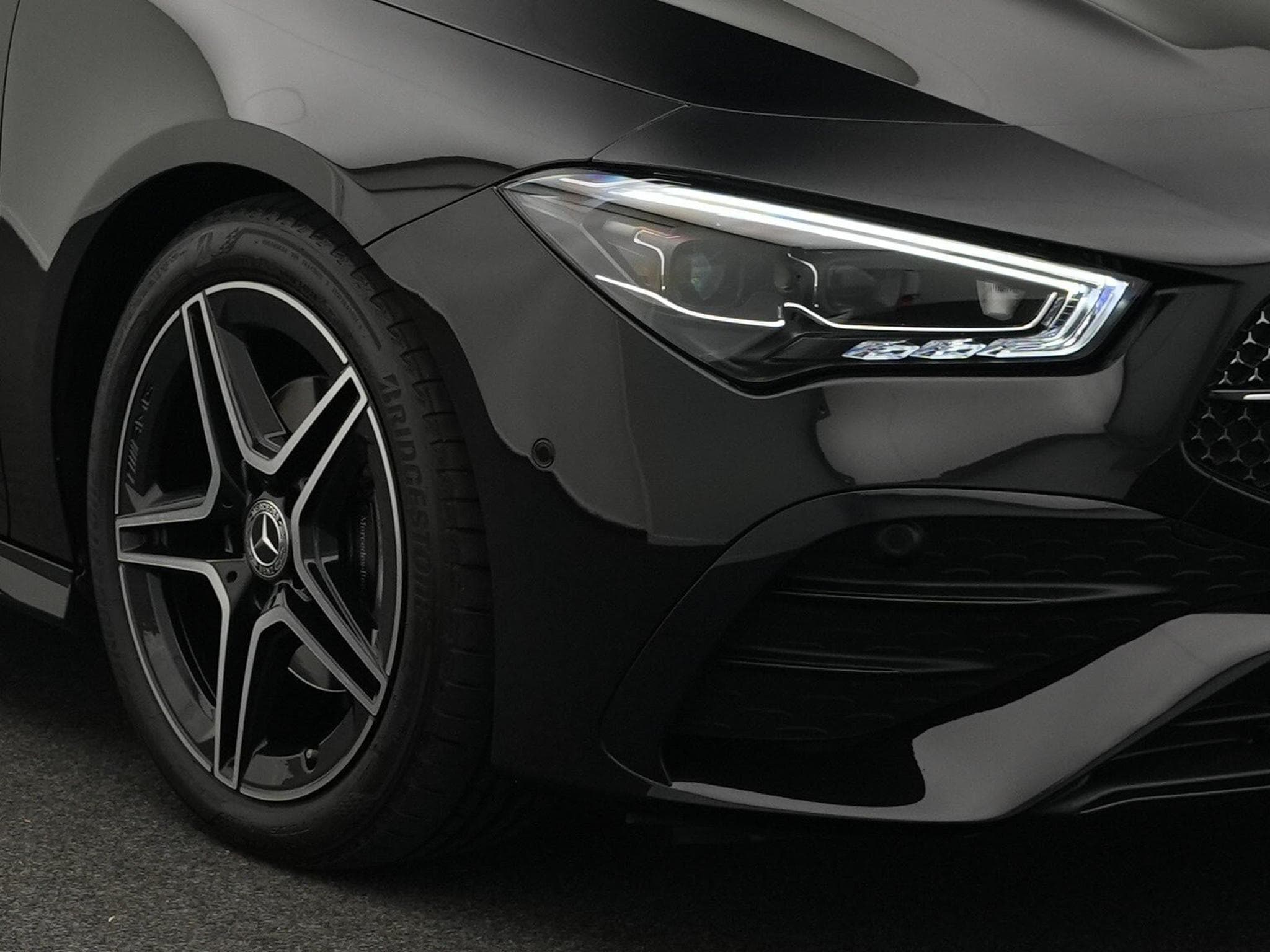 Mercedes CLA 180 AMG-Line Premium Plus (2025) - Photo 9