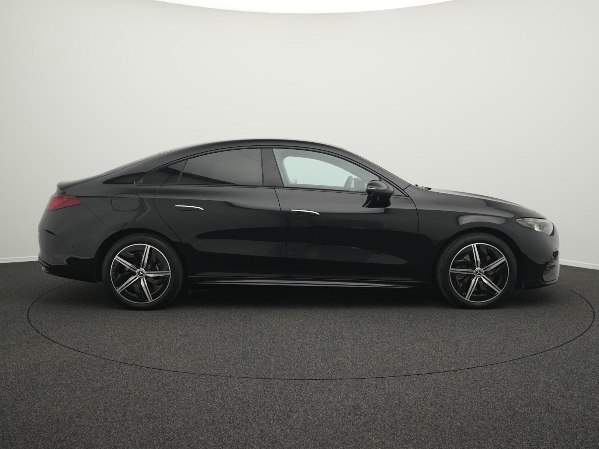 Mercedes CLA 250 + AMG-Line Pano+AHK+Multi+Night (2026) - Photo 5